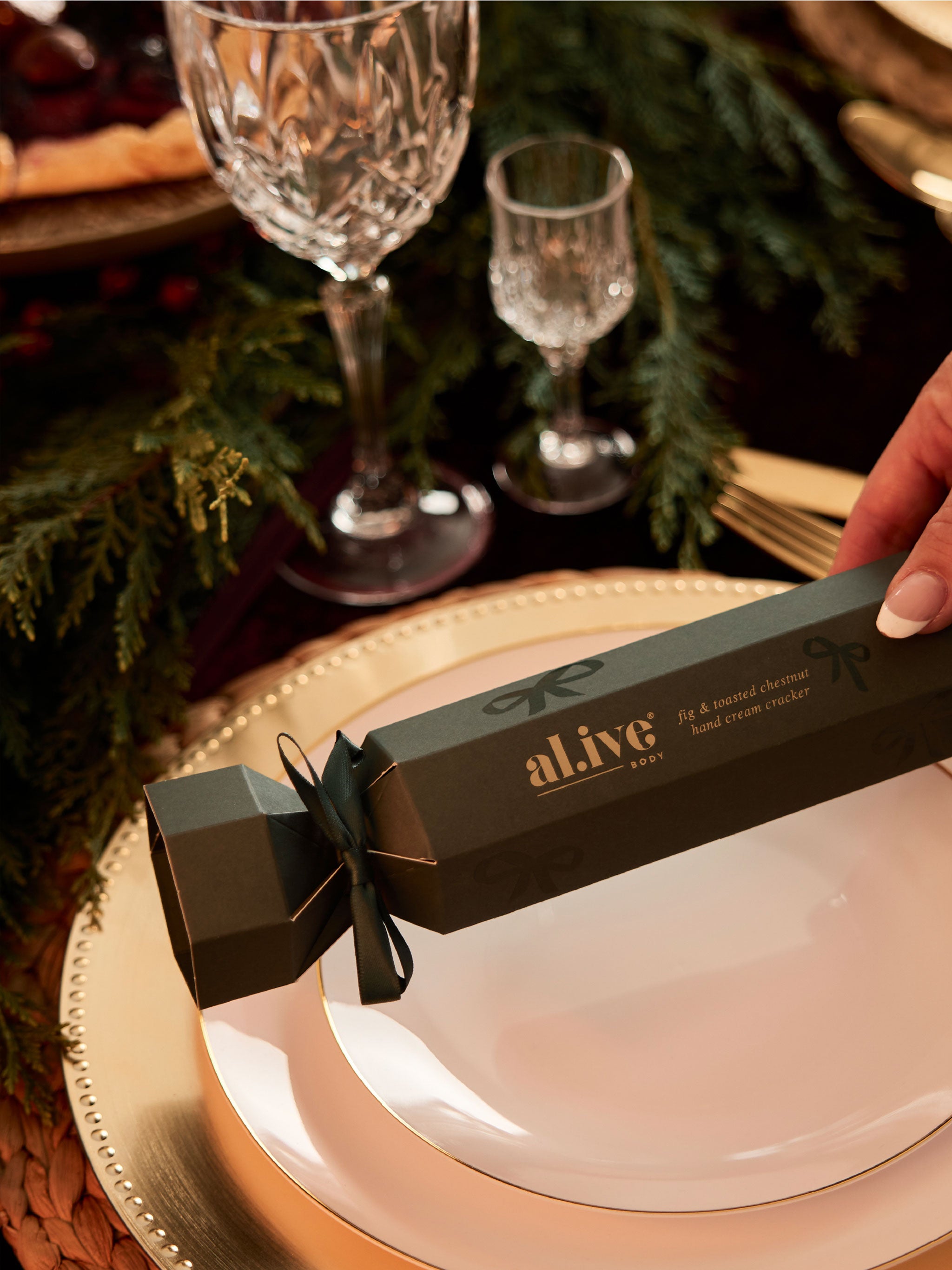 Alive Hand Cream Cracker Set