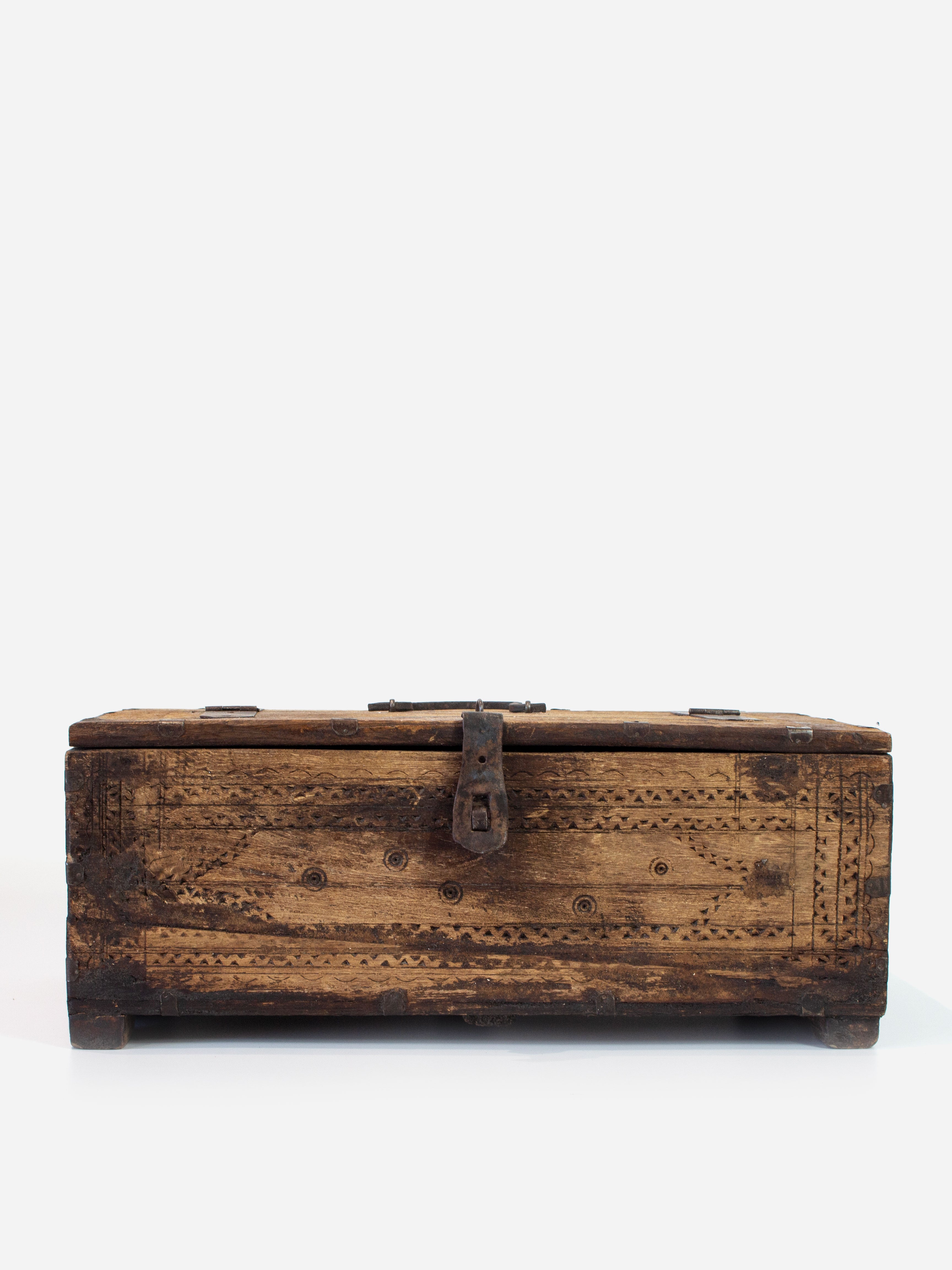 Arthur Vintage Chest