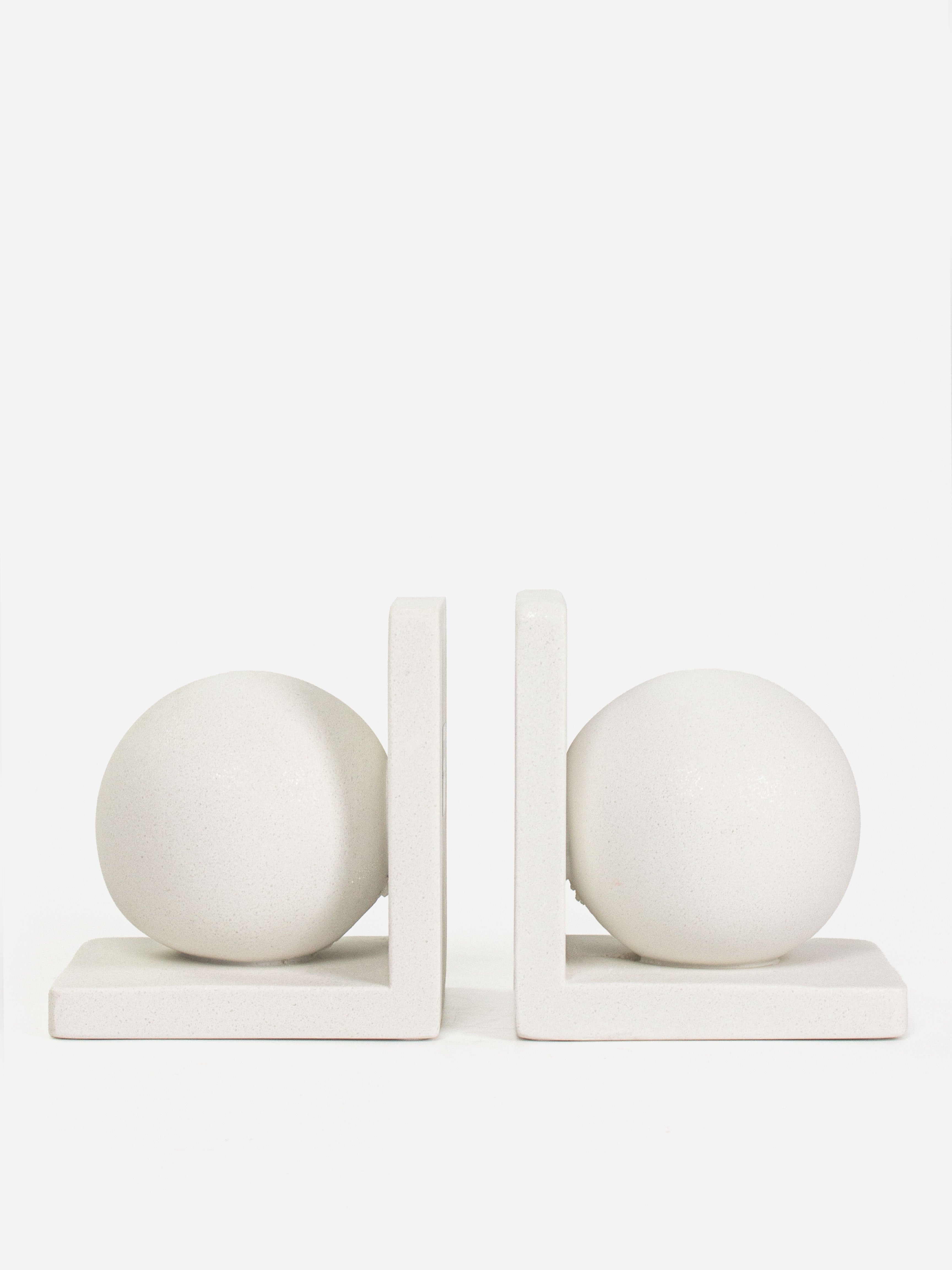 Bakio Bookends