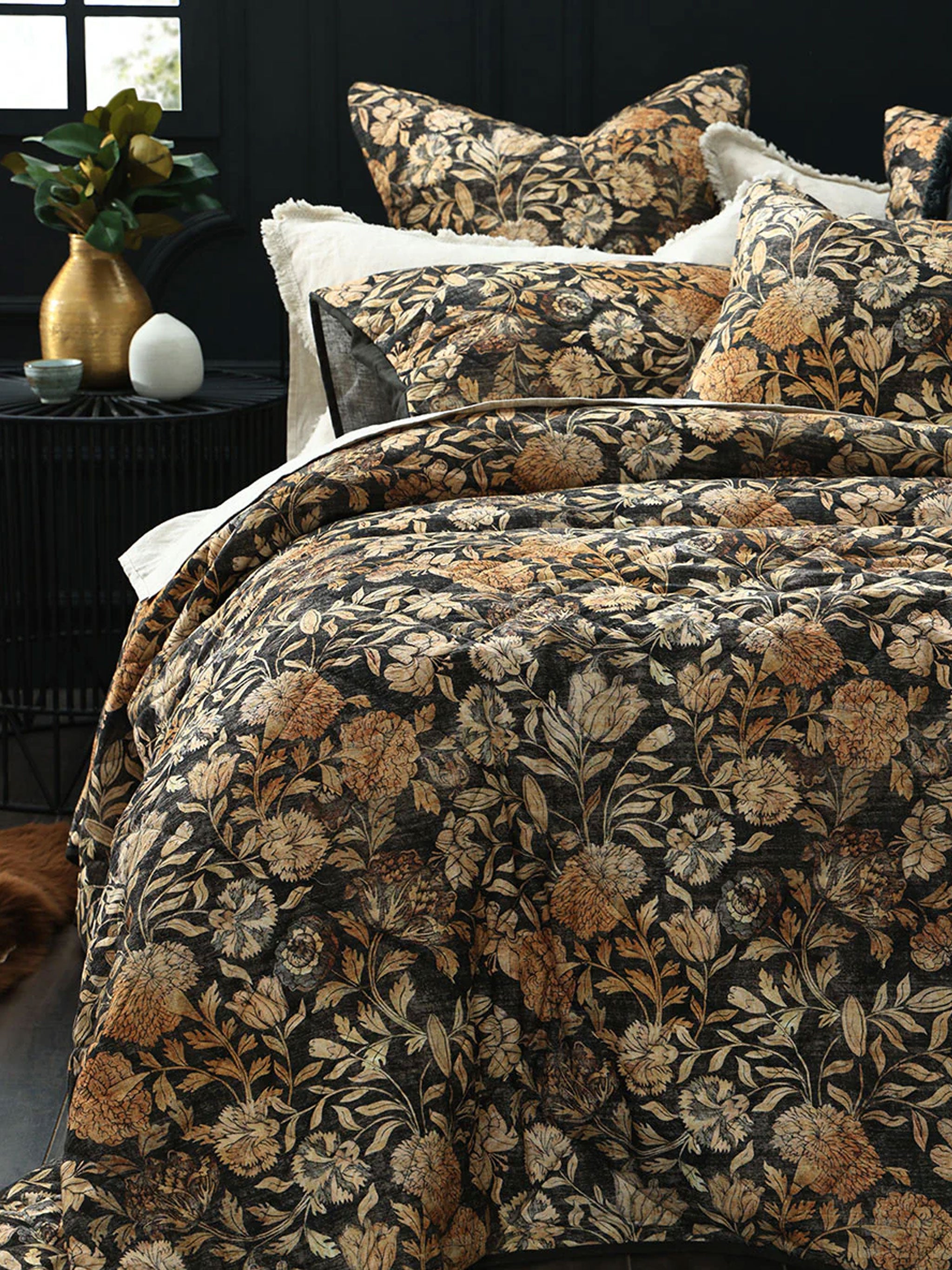 Beaumont Bedspread Set