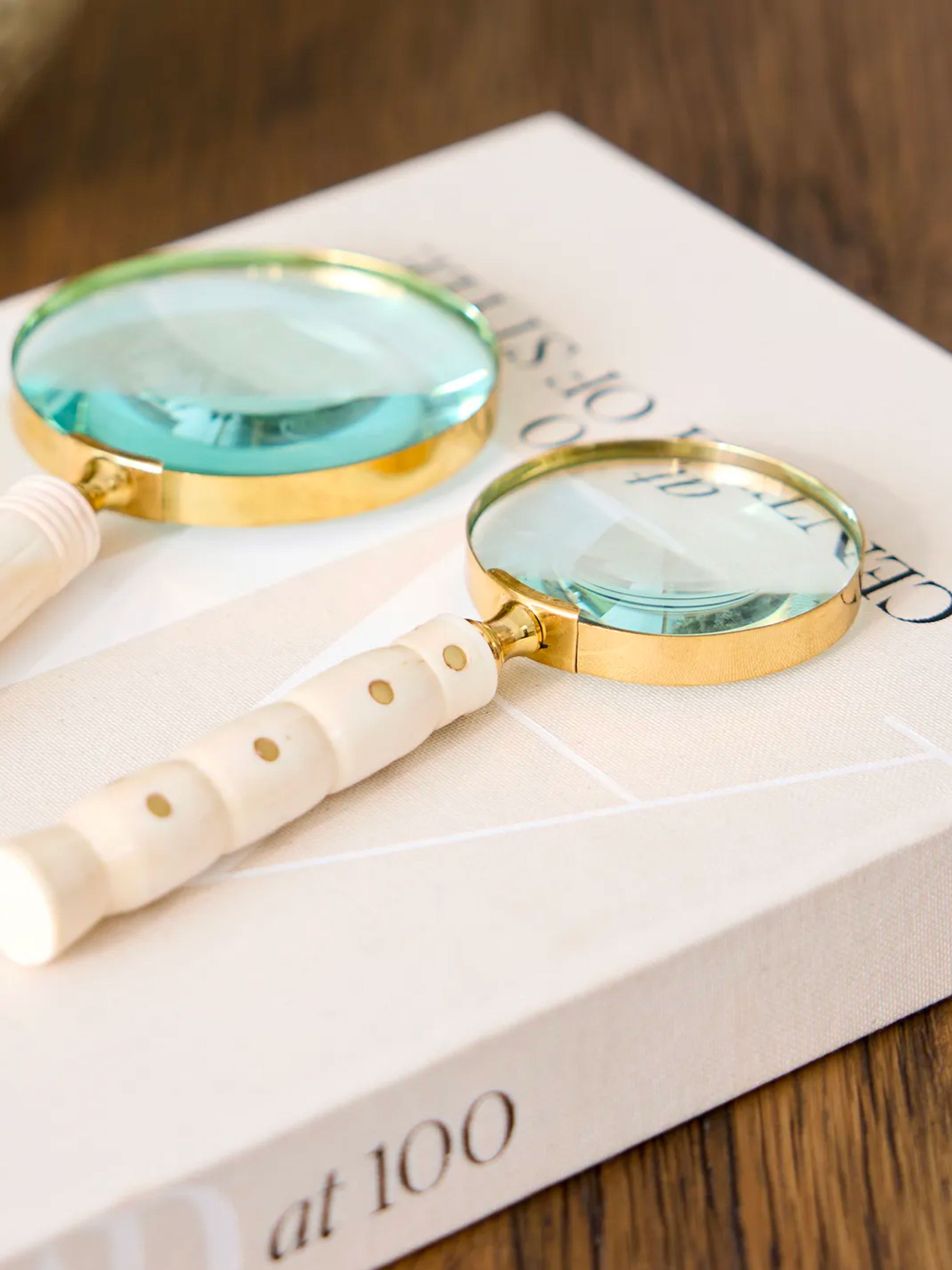 Calliope Magnifying Glass