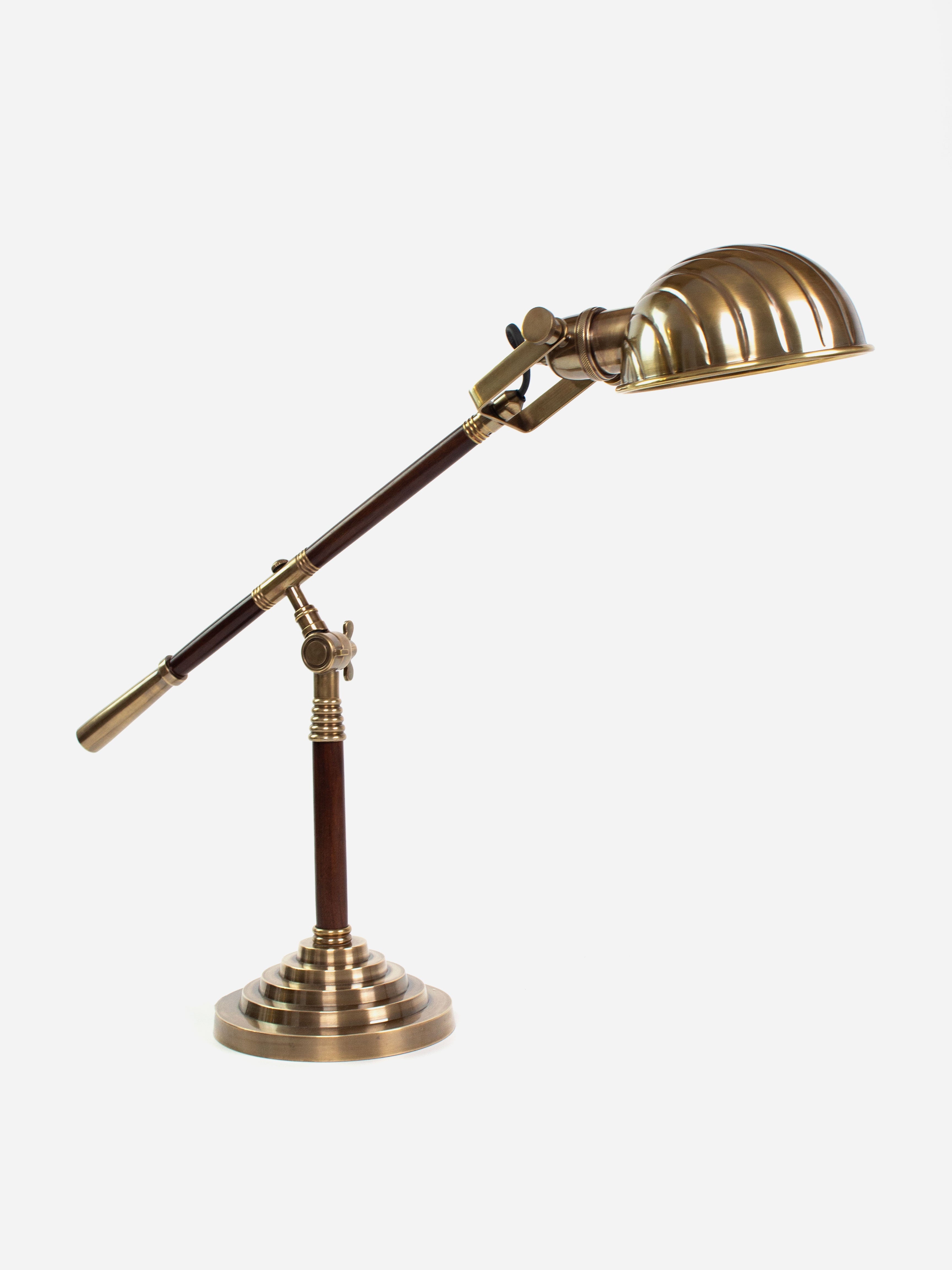 Clam Desk Lamp