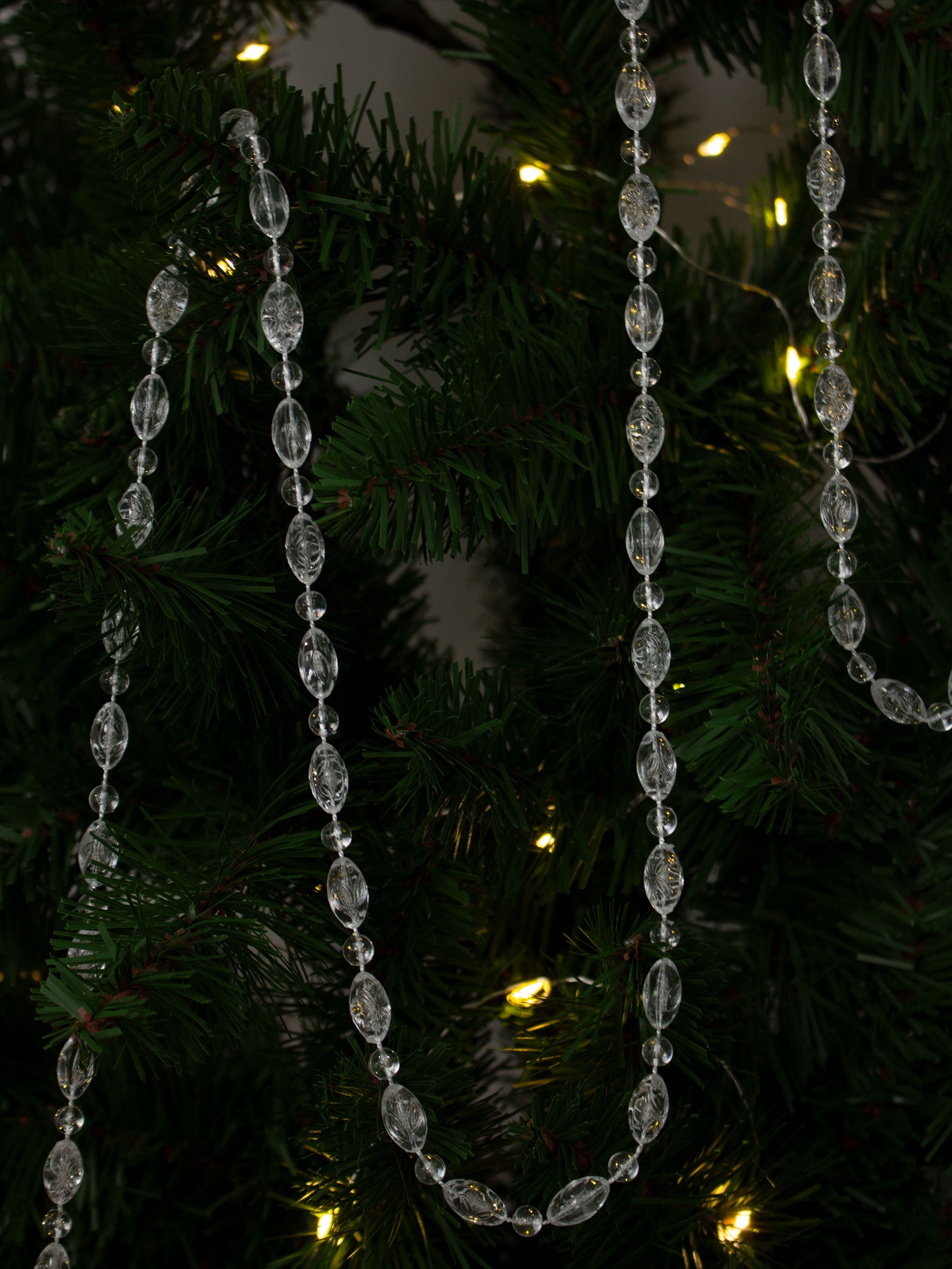 Crystal Look Chain Roll