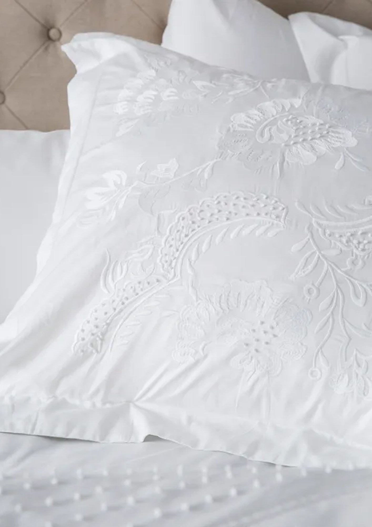 Embelli Euro Case Pair