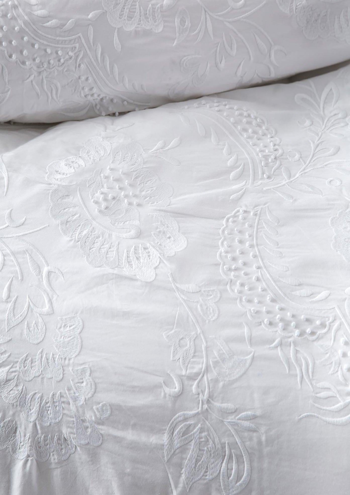 Embelli Embroidered Duvet Cover