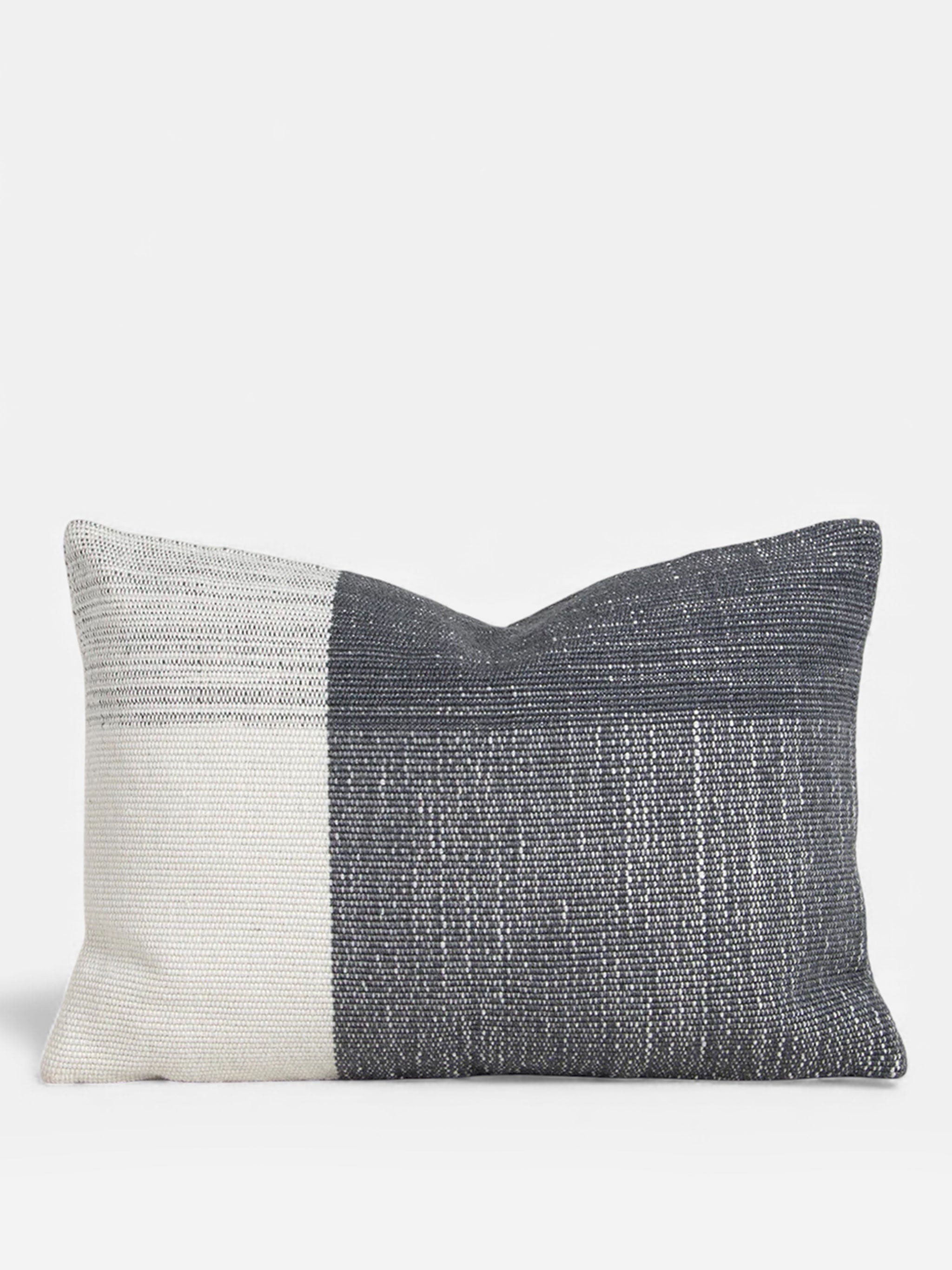 Finn Outdoor Lumbar Cushion Cover