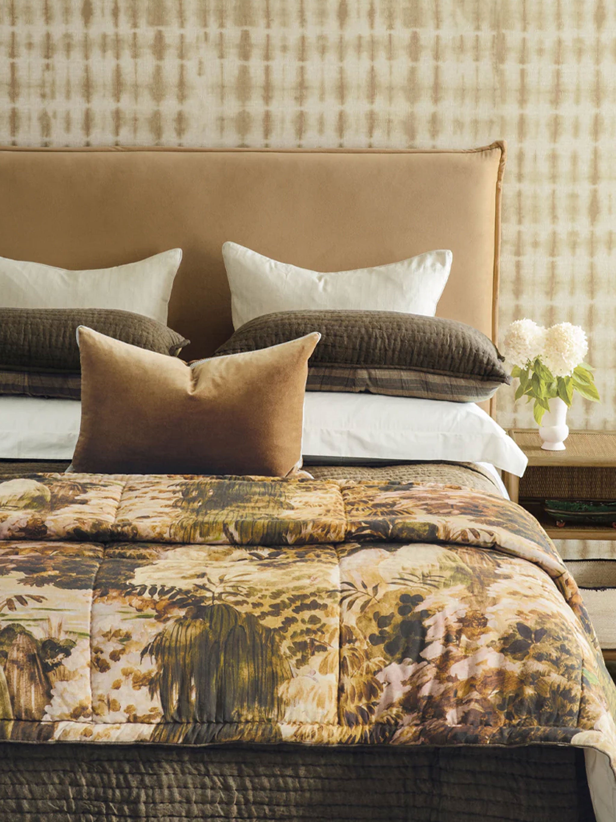 Floresta Lark Comforter
