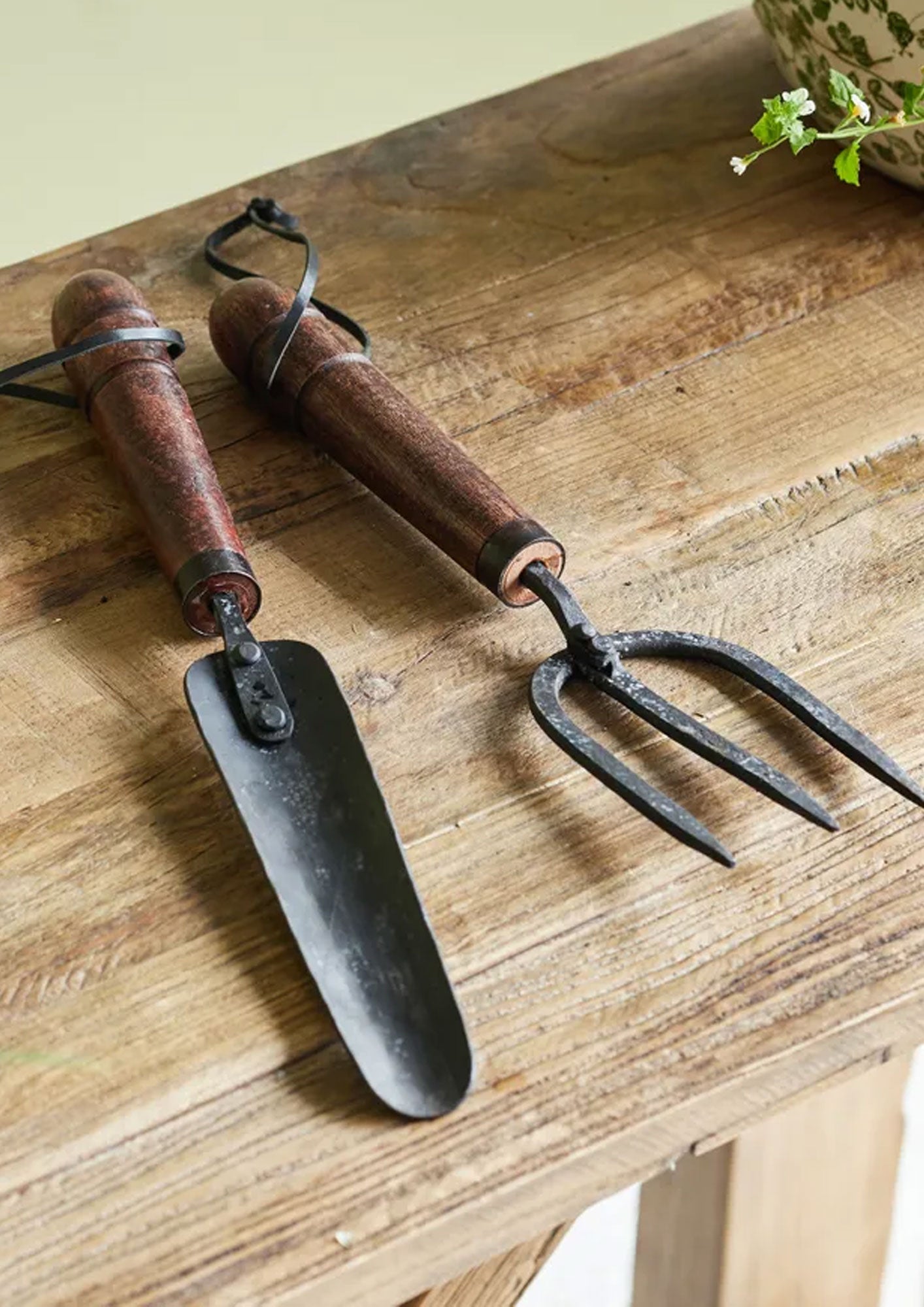 Wooden Handle Garden Transplanter