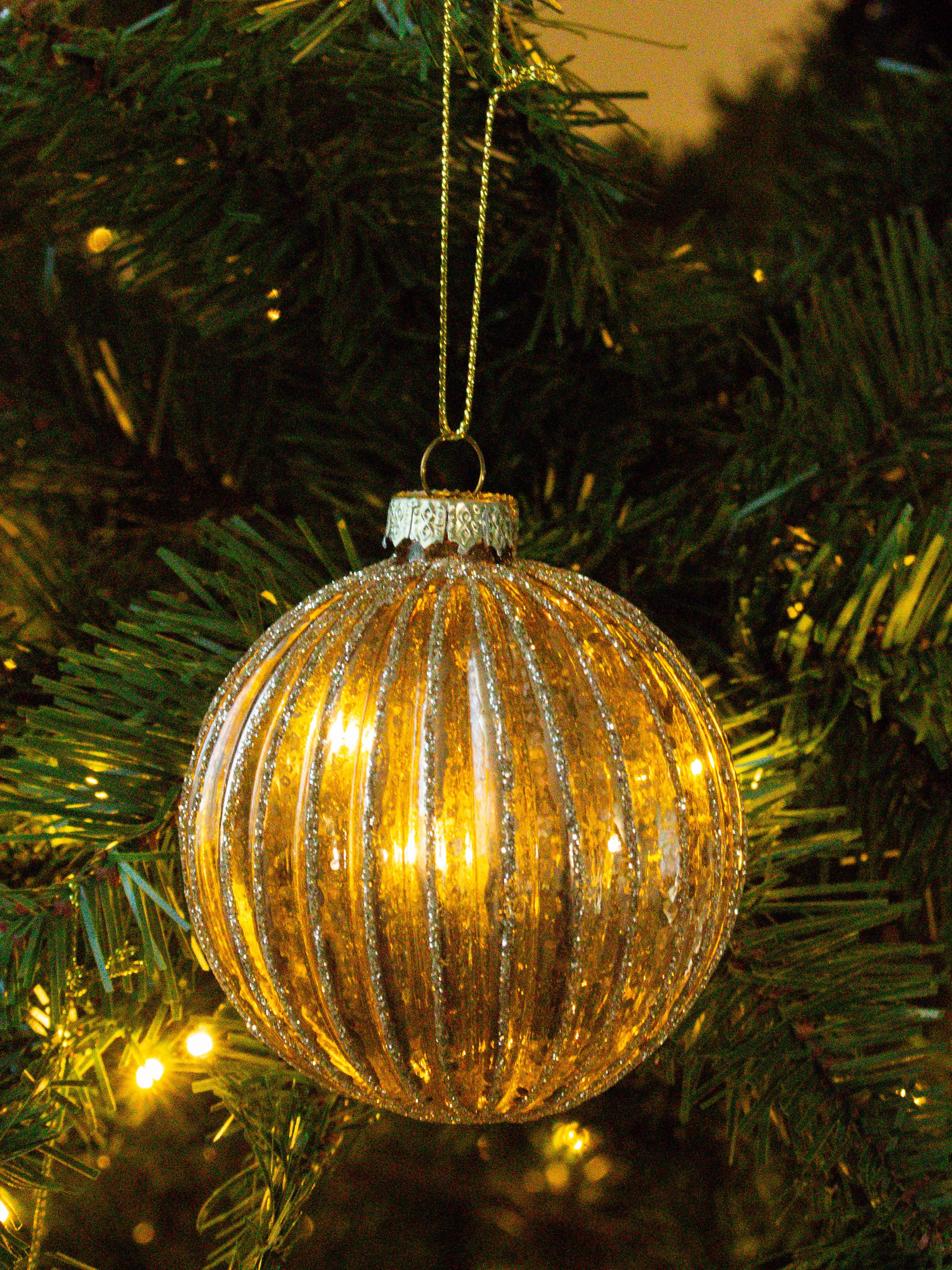 Gold Ribbed Glass Bauble