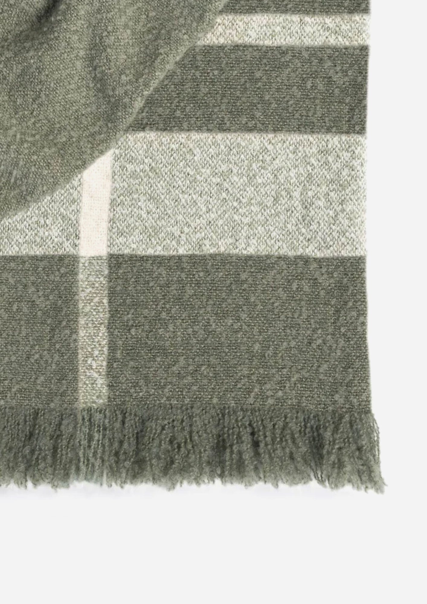 Grange Throw