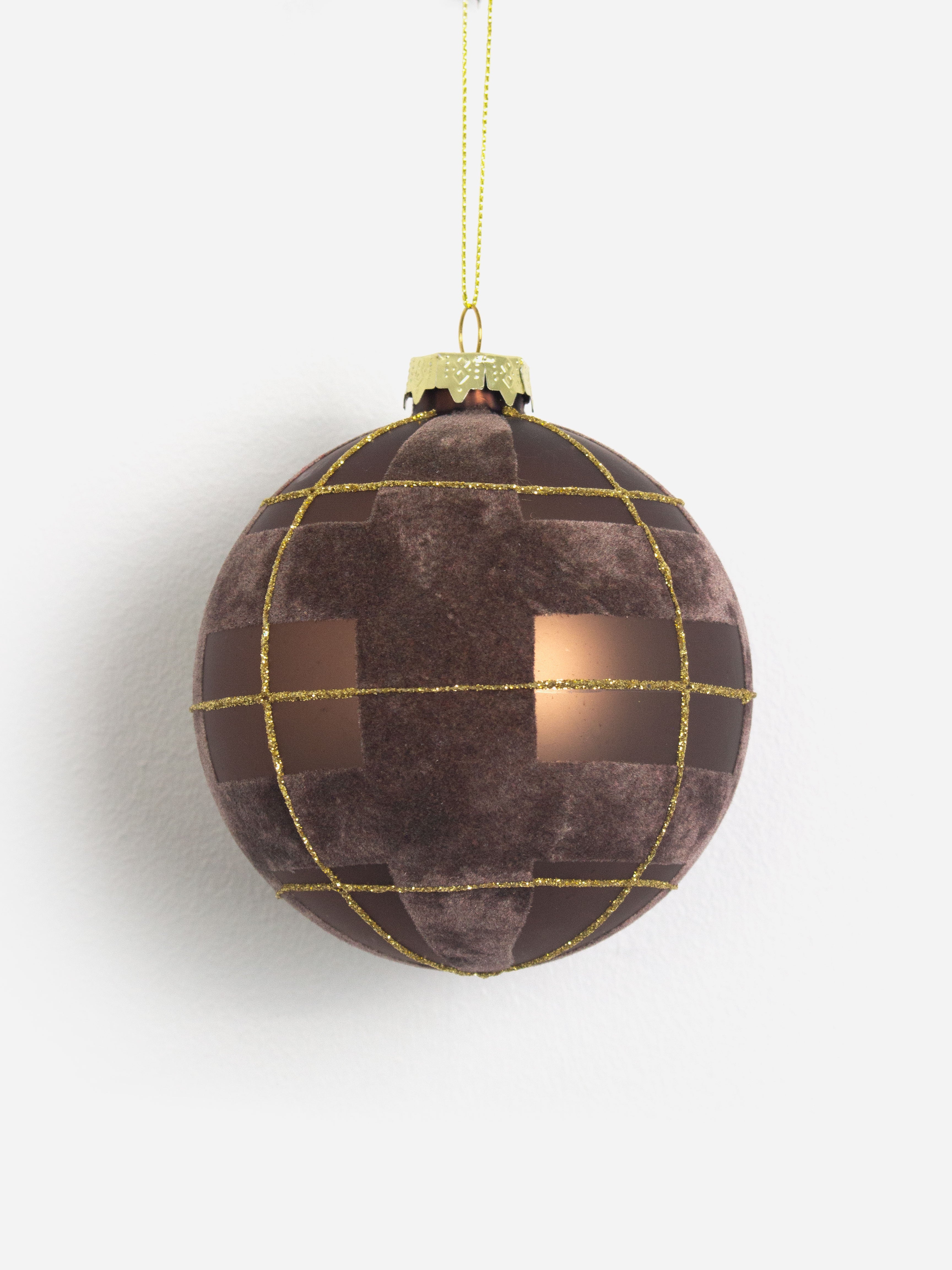 Highland Tobacco Glass Bauble