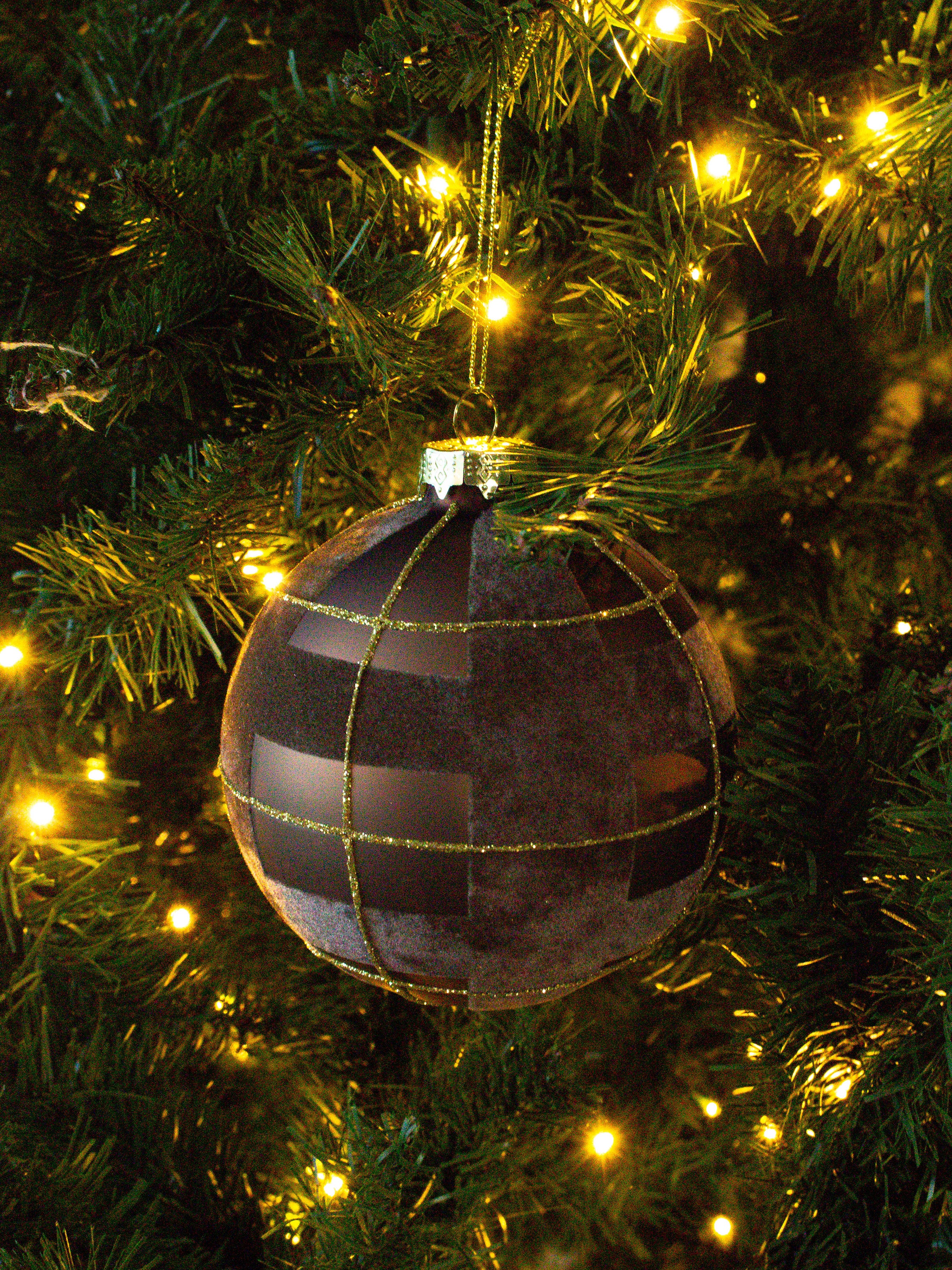 Highland Tobacco Glass Bauble