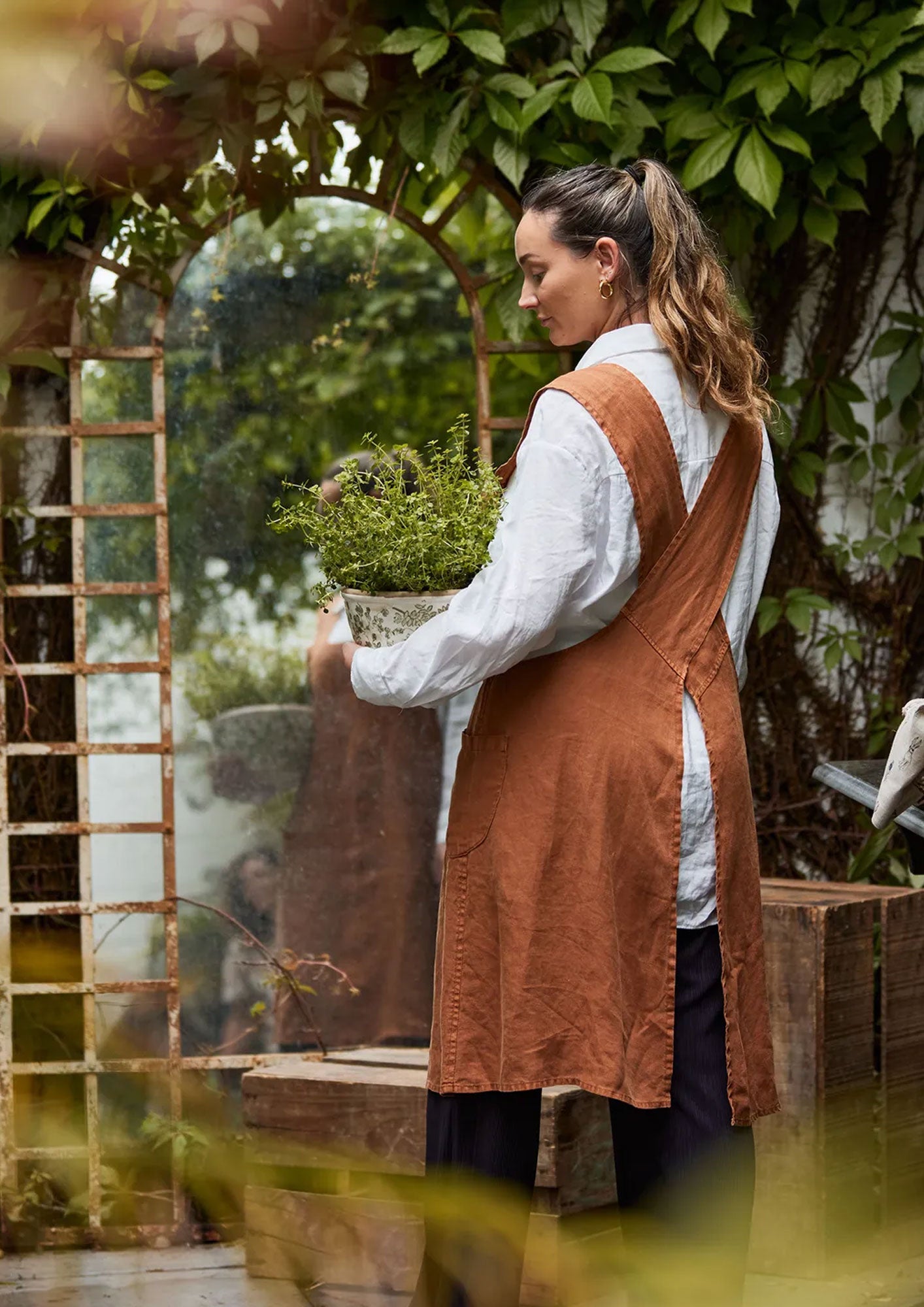 Linen Cross Back Apron