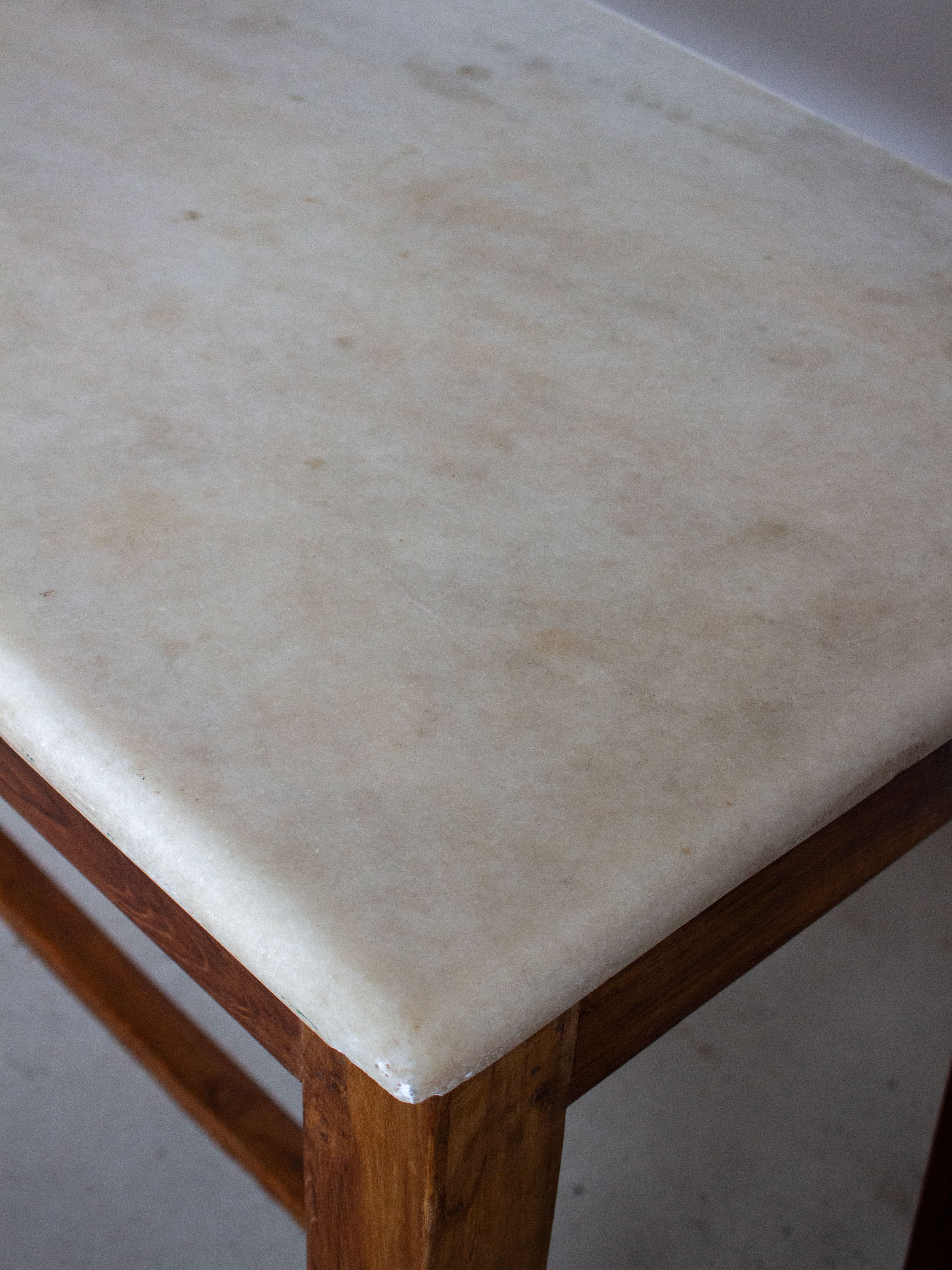 Mirabelle Vintage Marble Kitchen Island