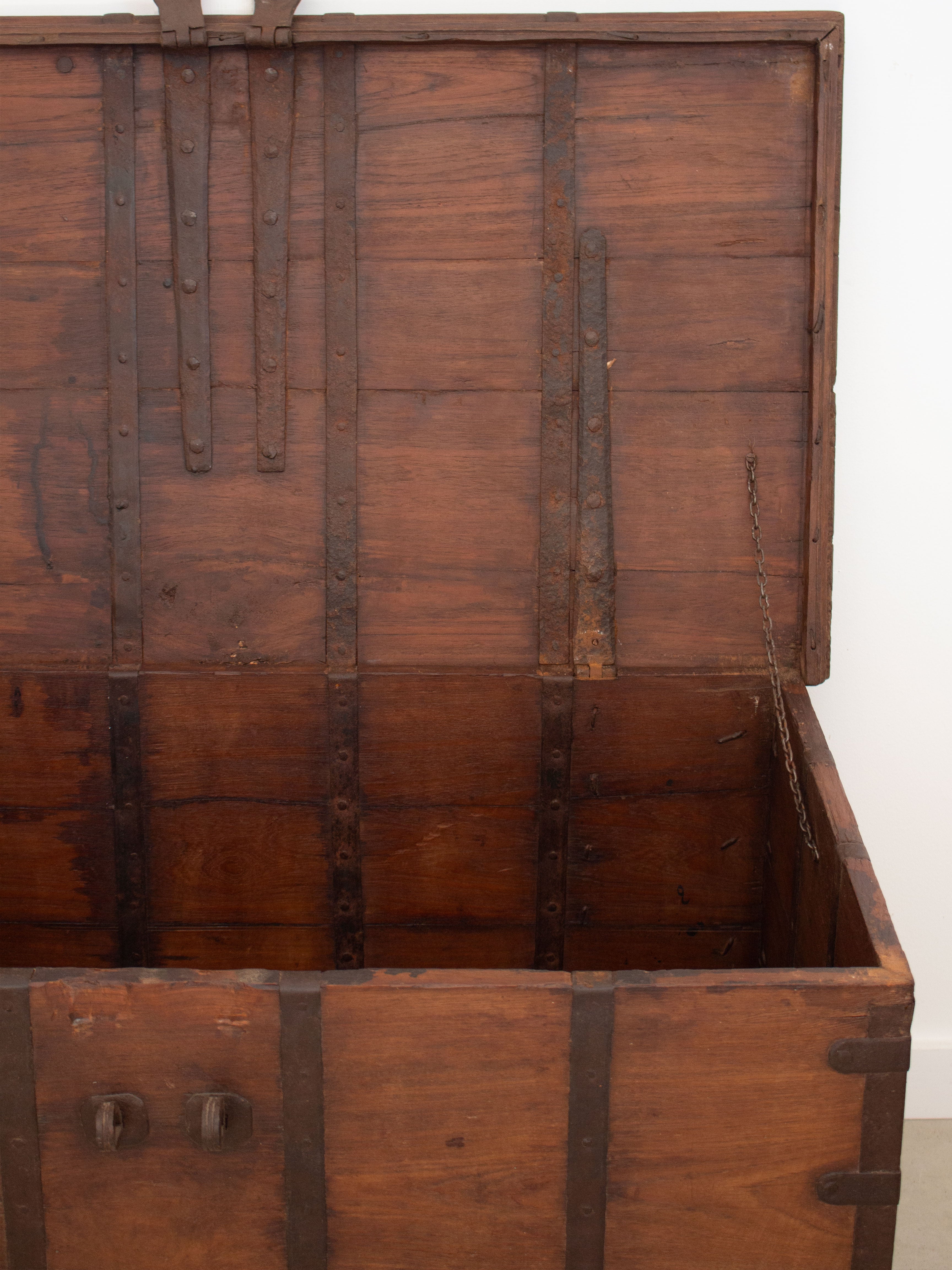 Monforte Vintage Wooden Trunk