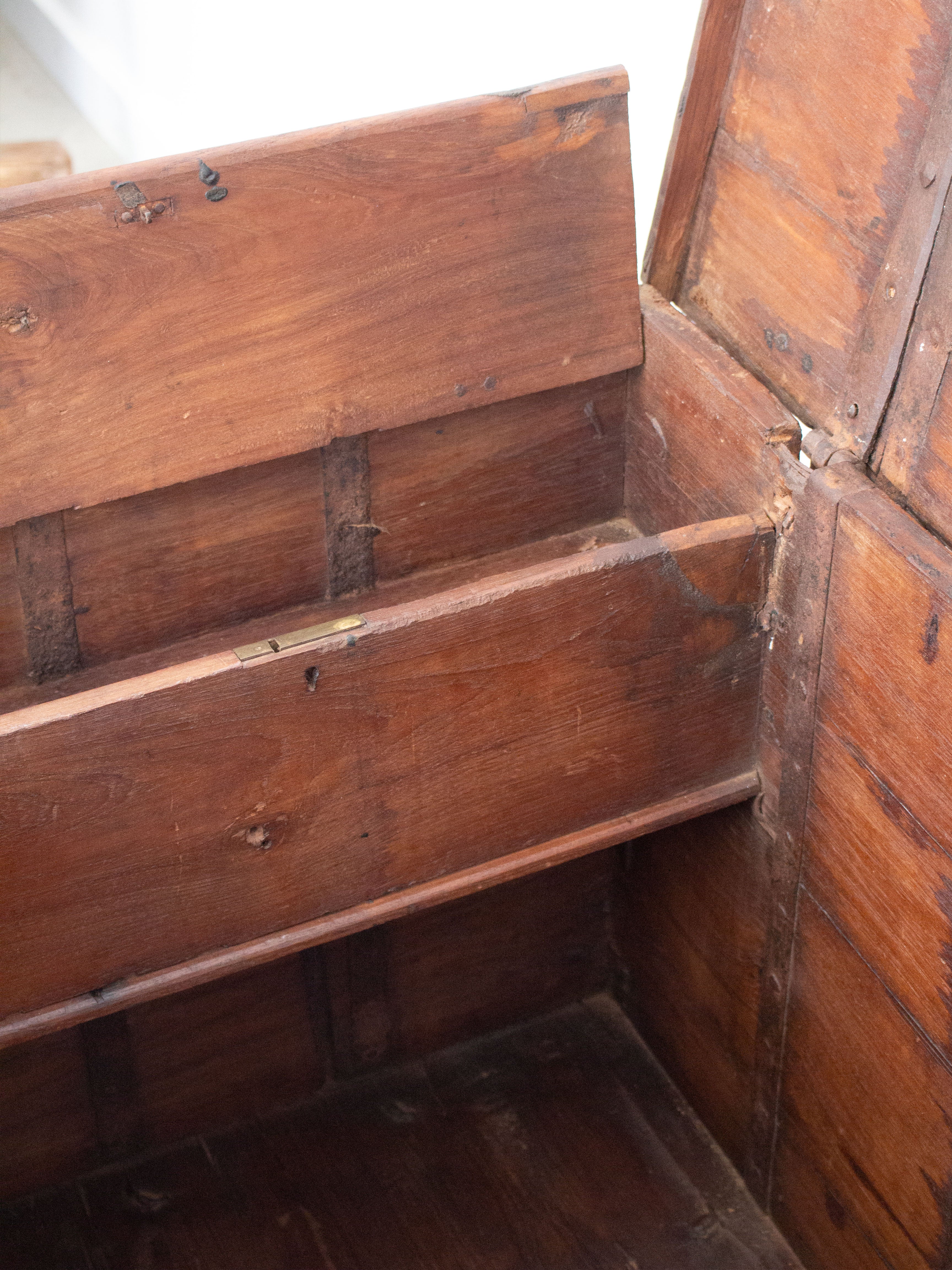 Monforte Vintage Wooden Trunk