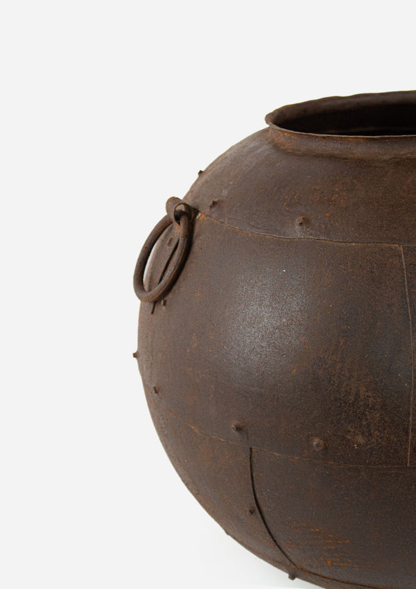 Original Studded Round Iron Pot