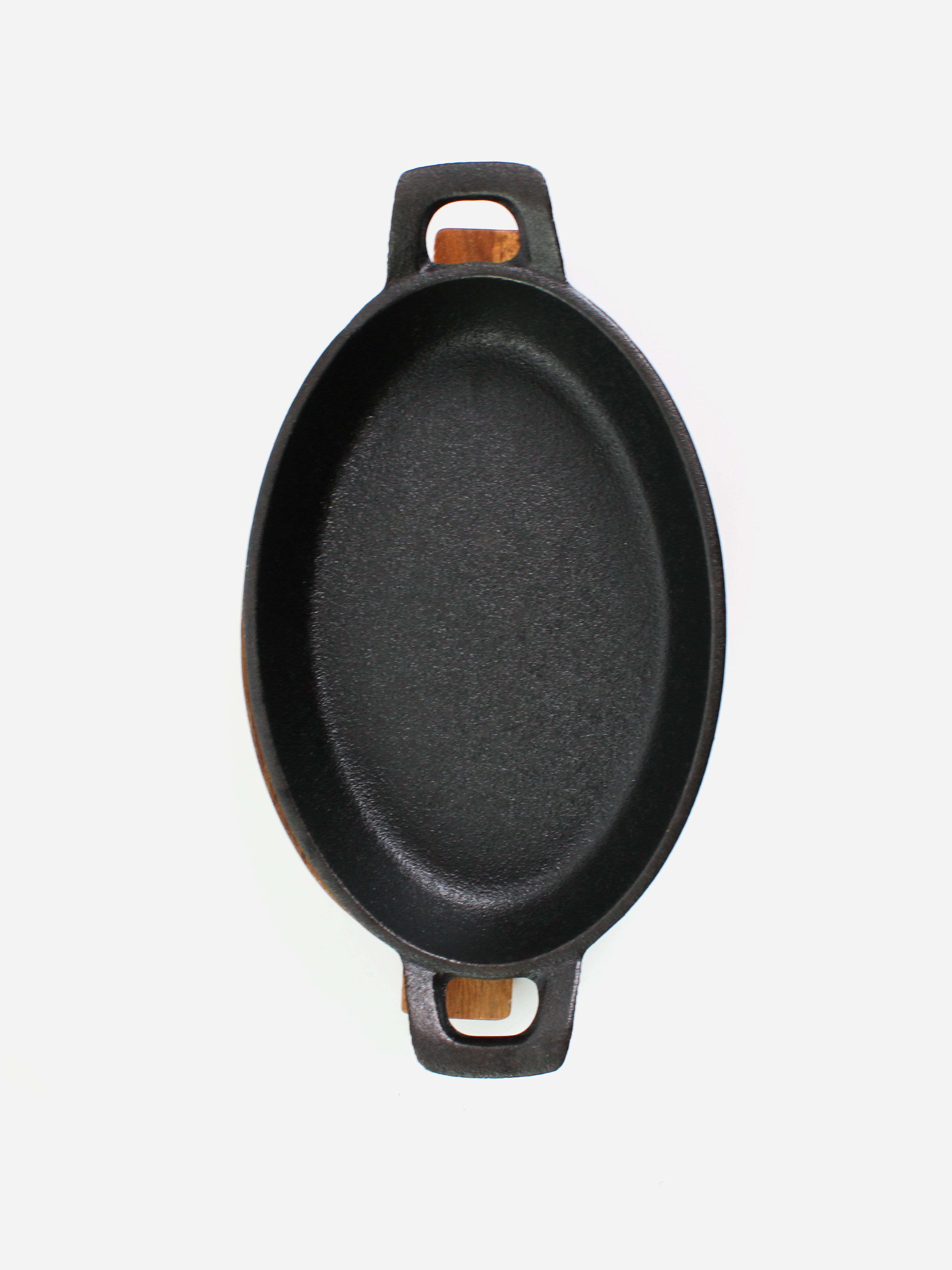 Oval Cast Iron Skillet with Acacia Trivet