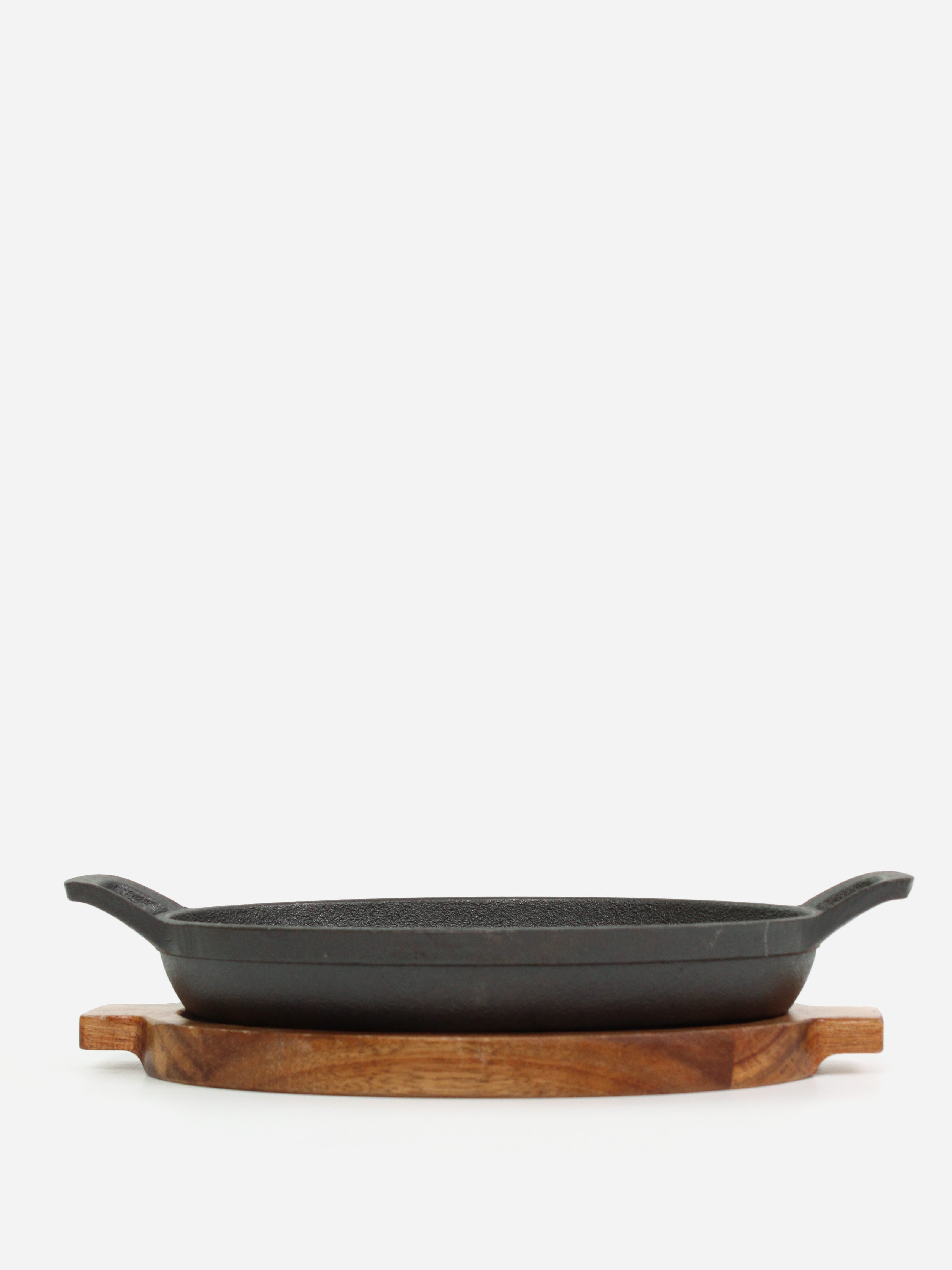 Oval Cast Iron Skillet with Acacia Trivet