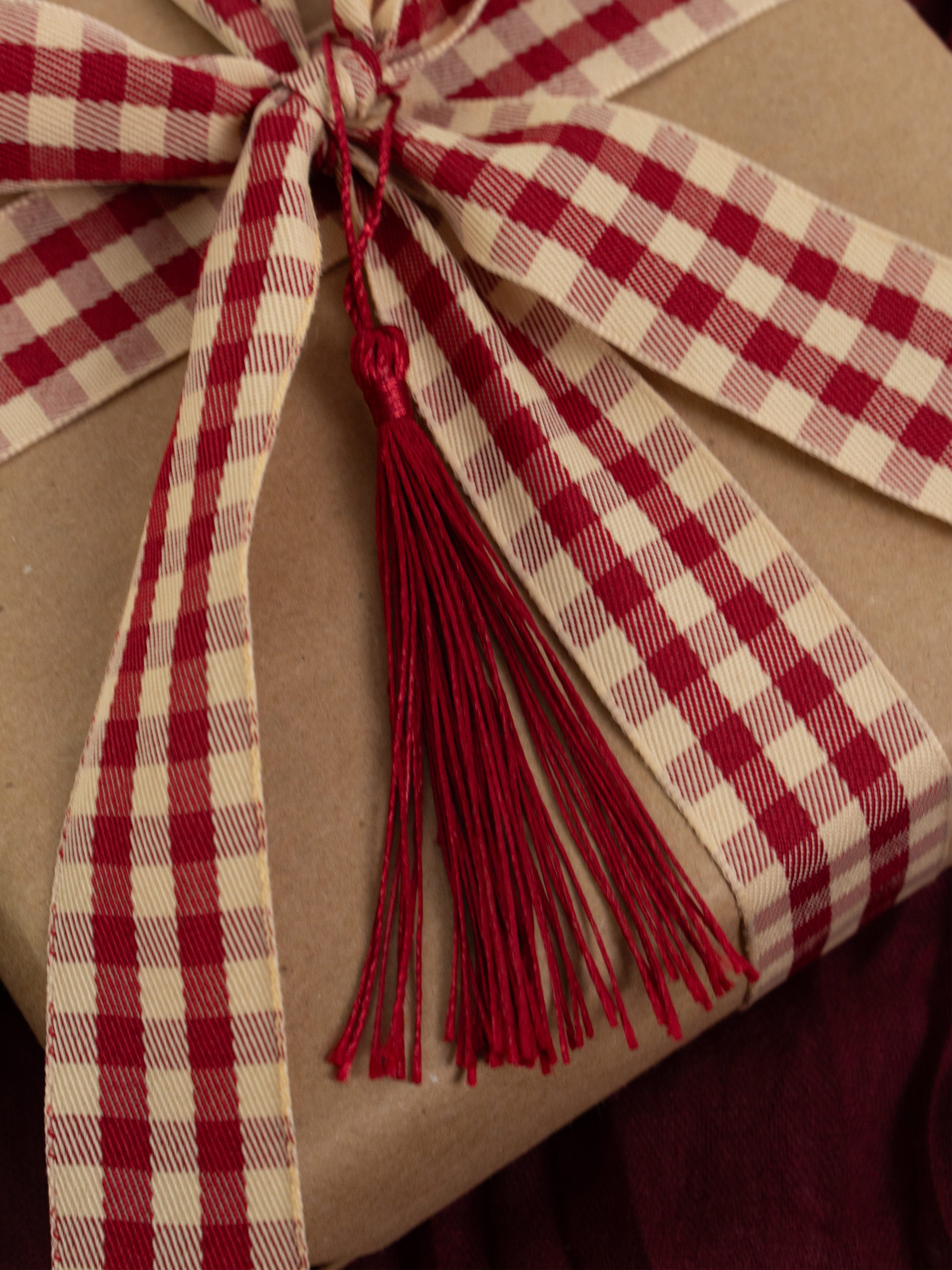 Petite Wine Red Tassel Set (10)