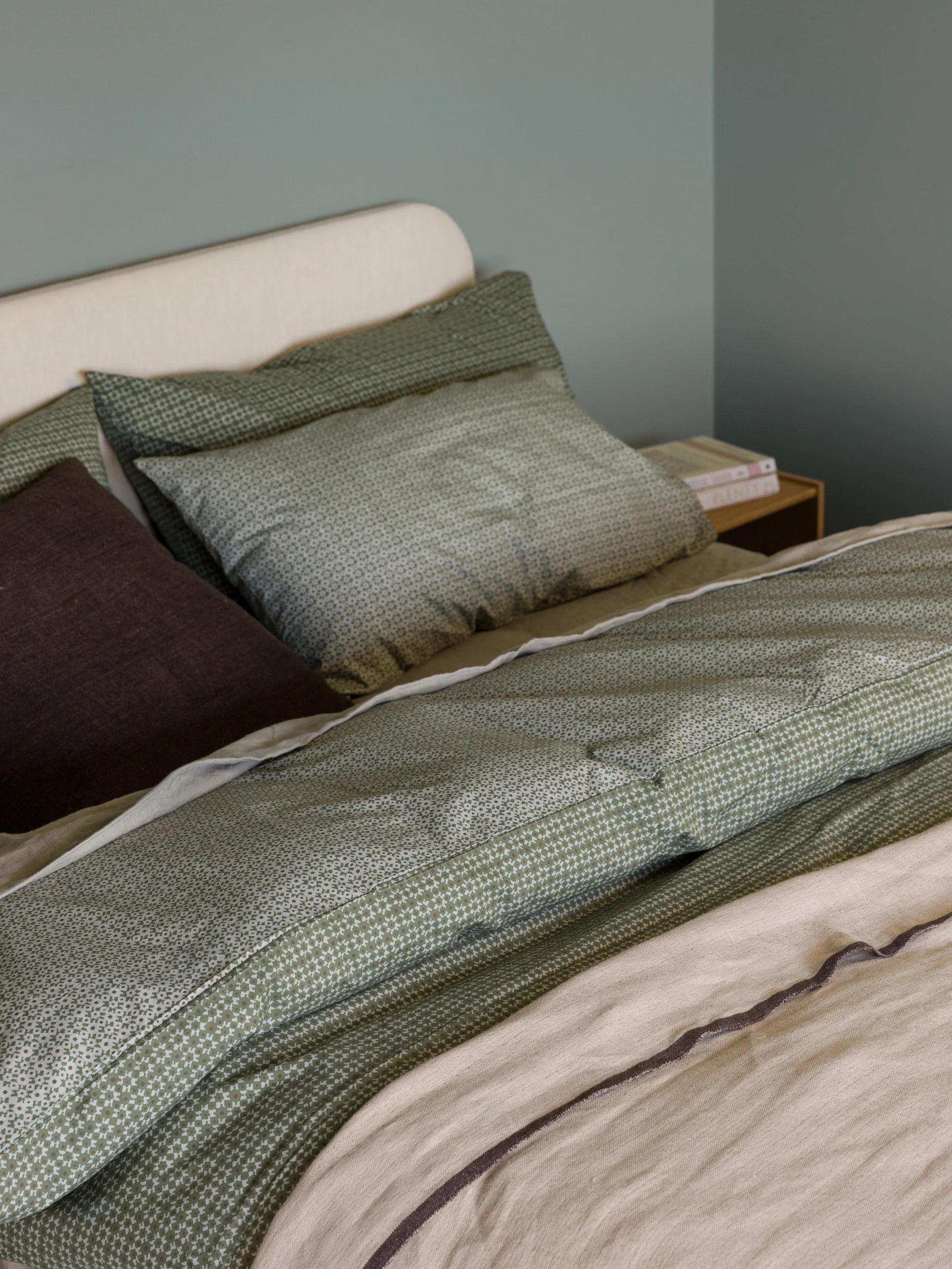 Porto Shadow & Kale Pillowcase Pair