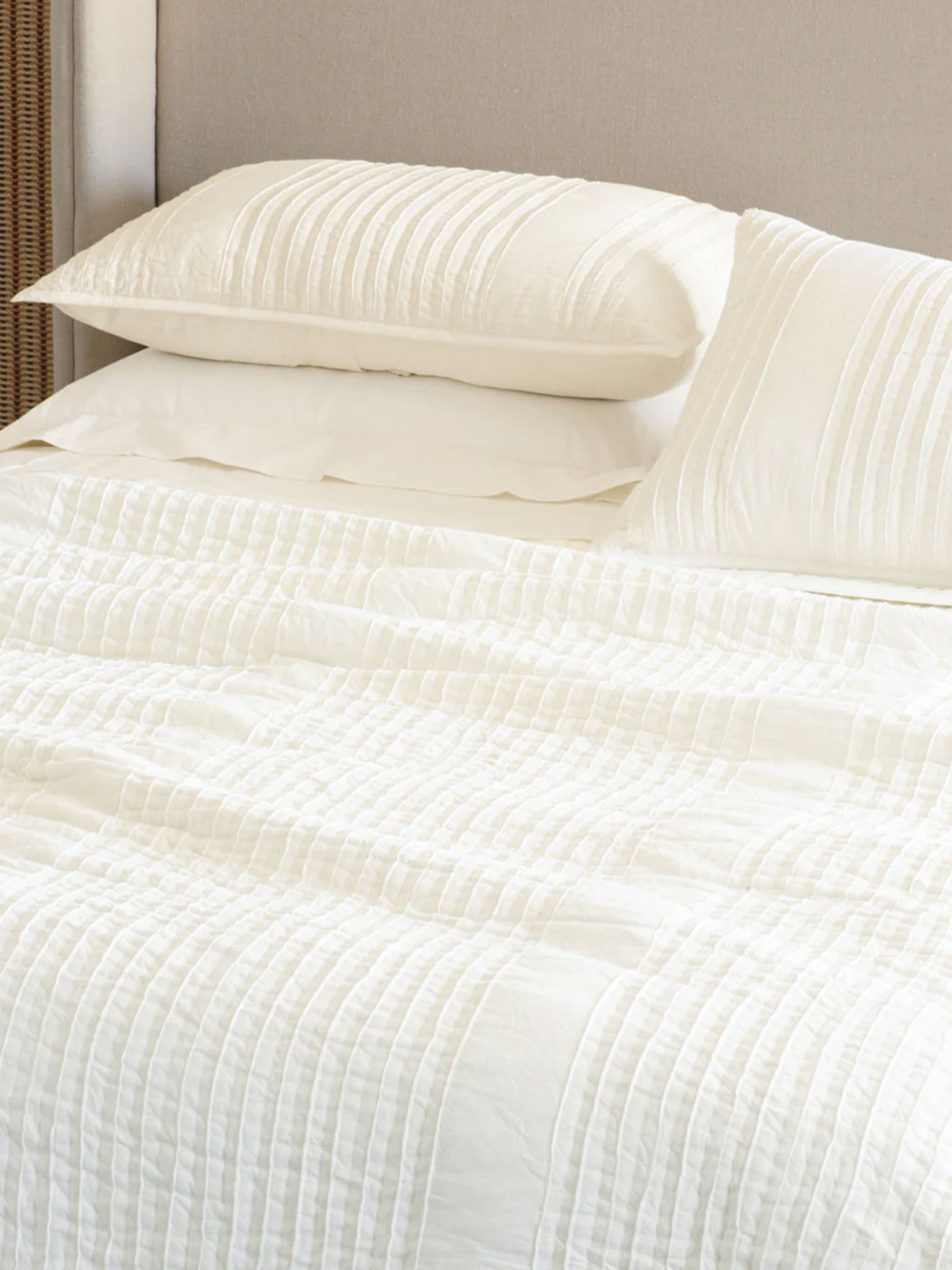 Puritsu Ivory Bedspread