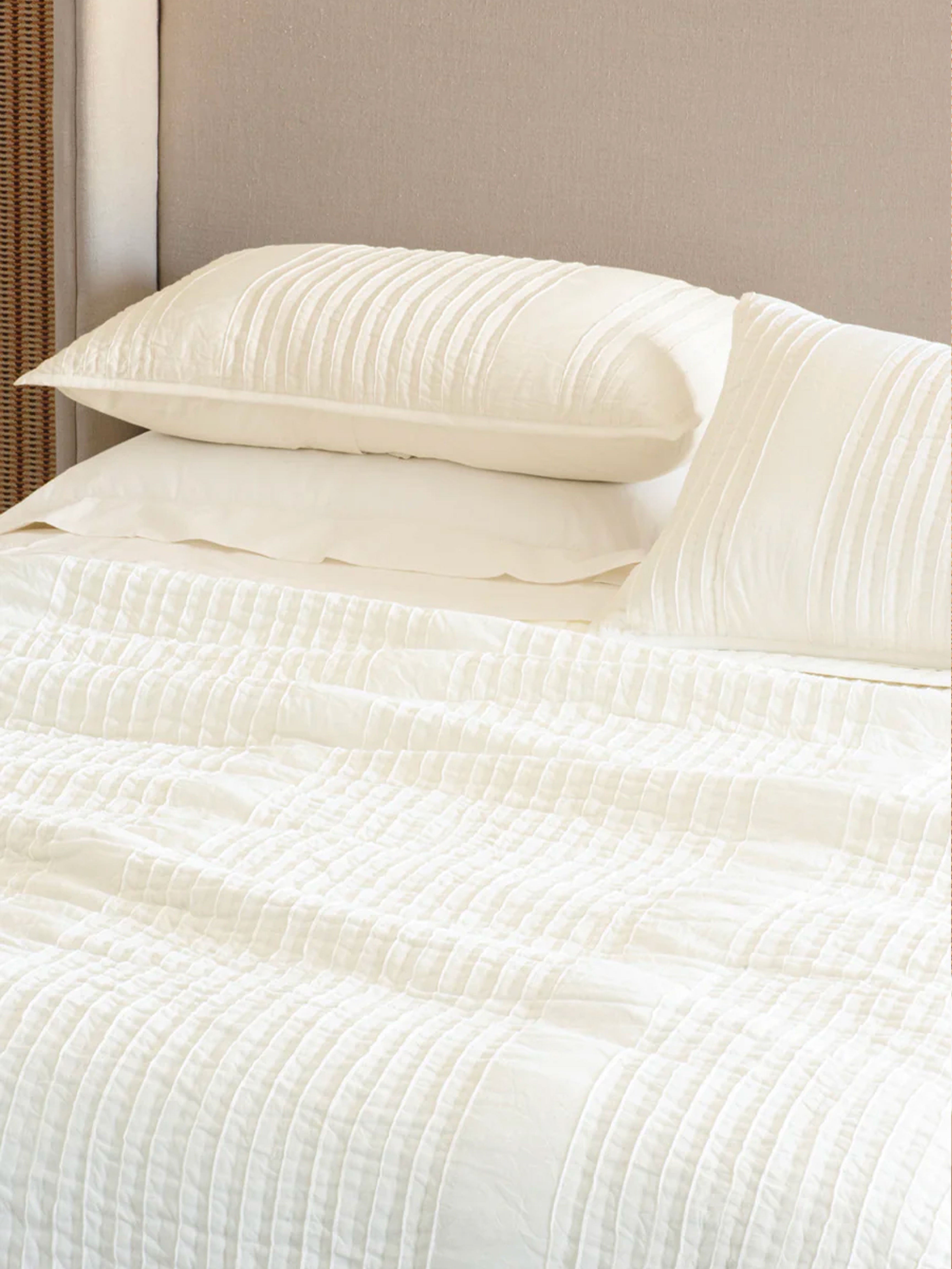 Puritsu Ivory Pillowsham Set