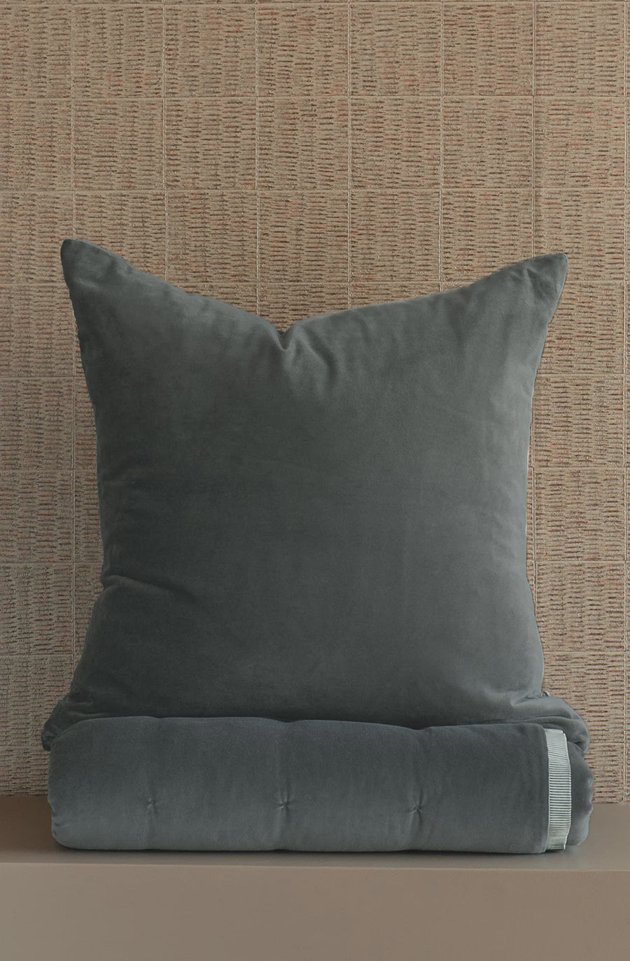 Riga Charcoal Eurocase Set