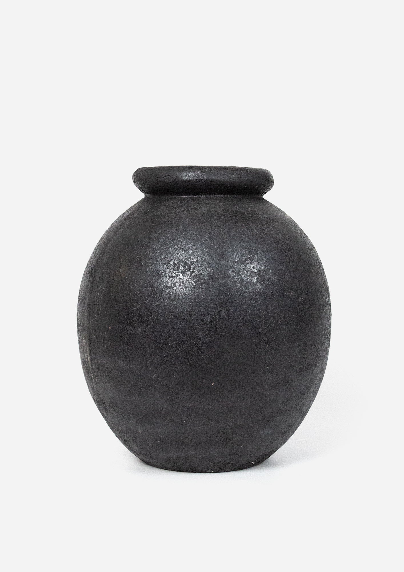 Riviera Round Vessel | Aged Black