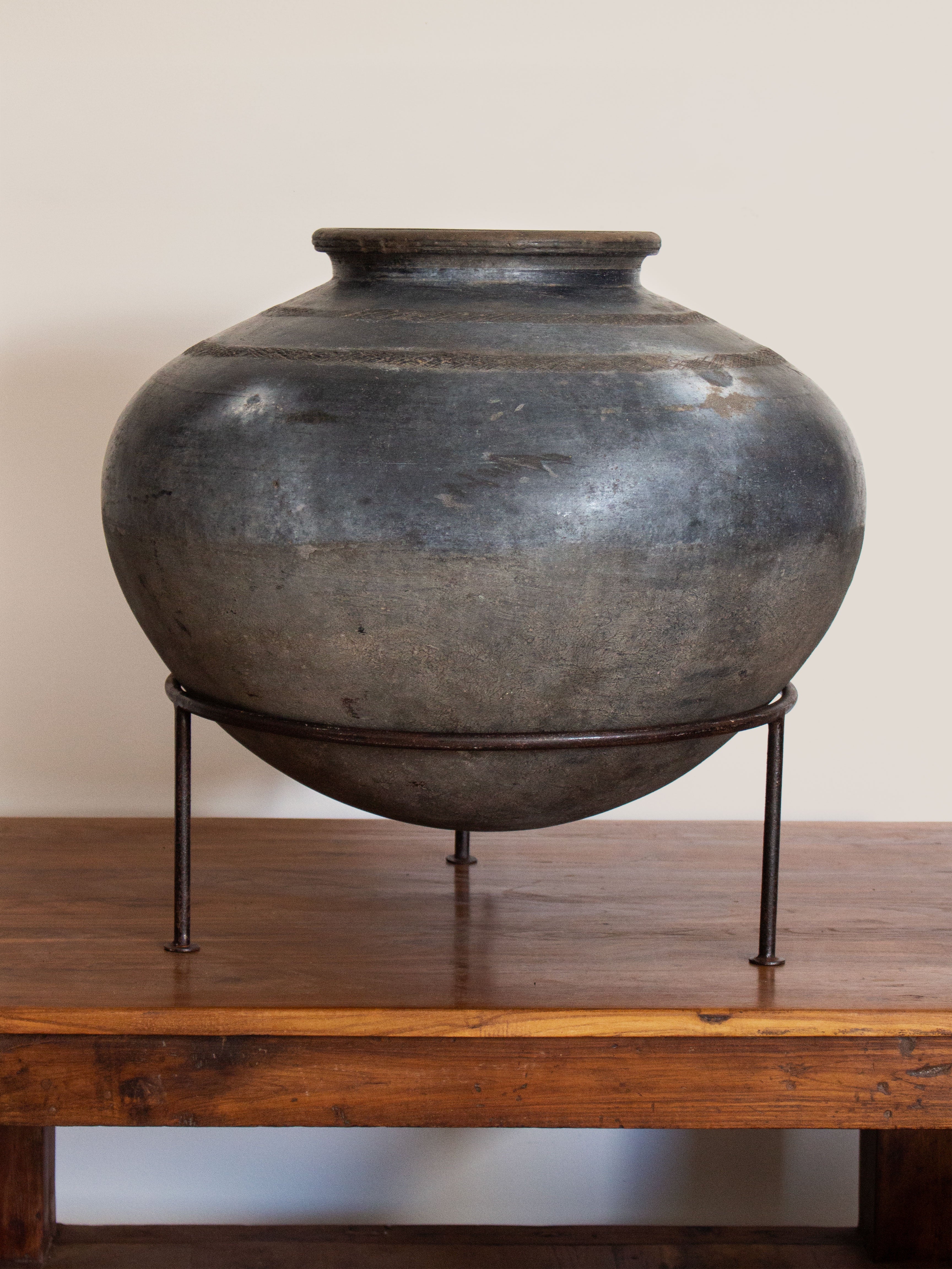 Rubico Vintage Clay Water Pot on Stand