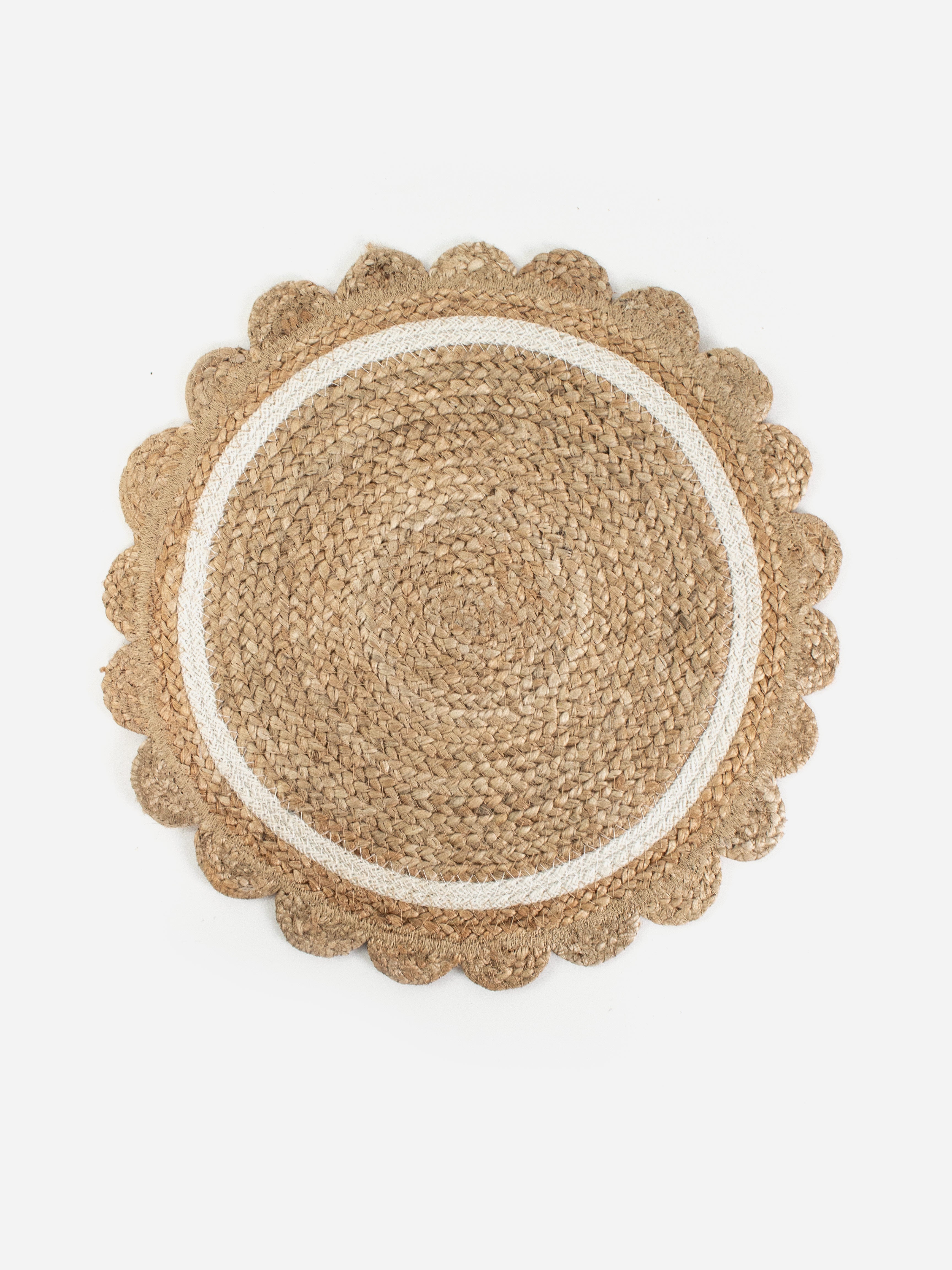 Scalloped Natural Round Placemat