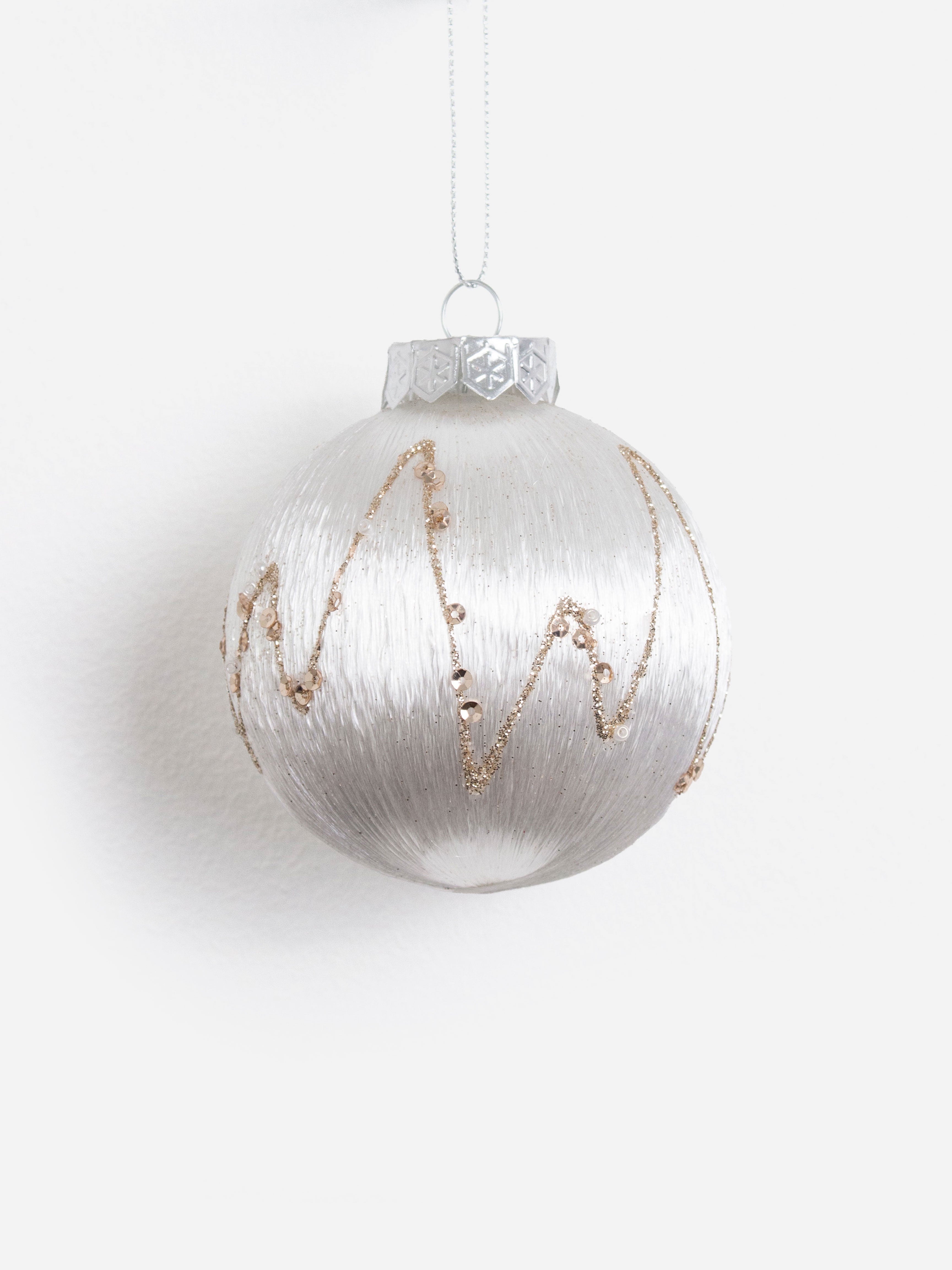 Silky White Linea Bauble