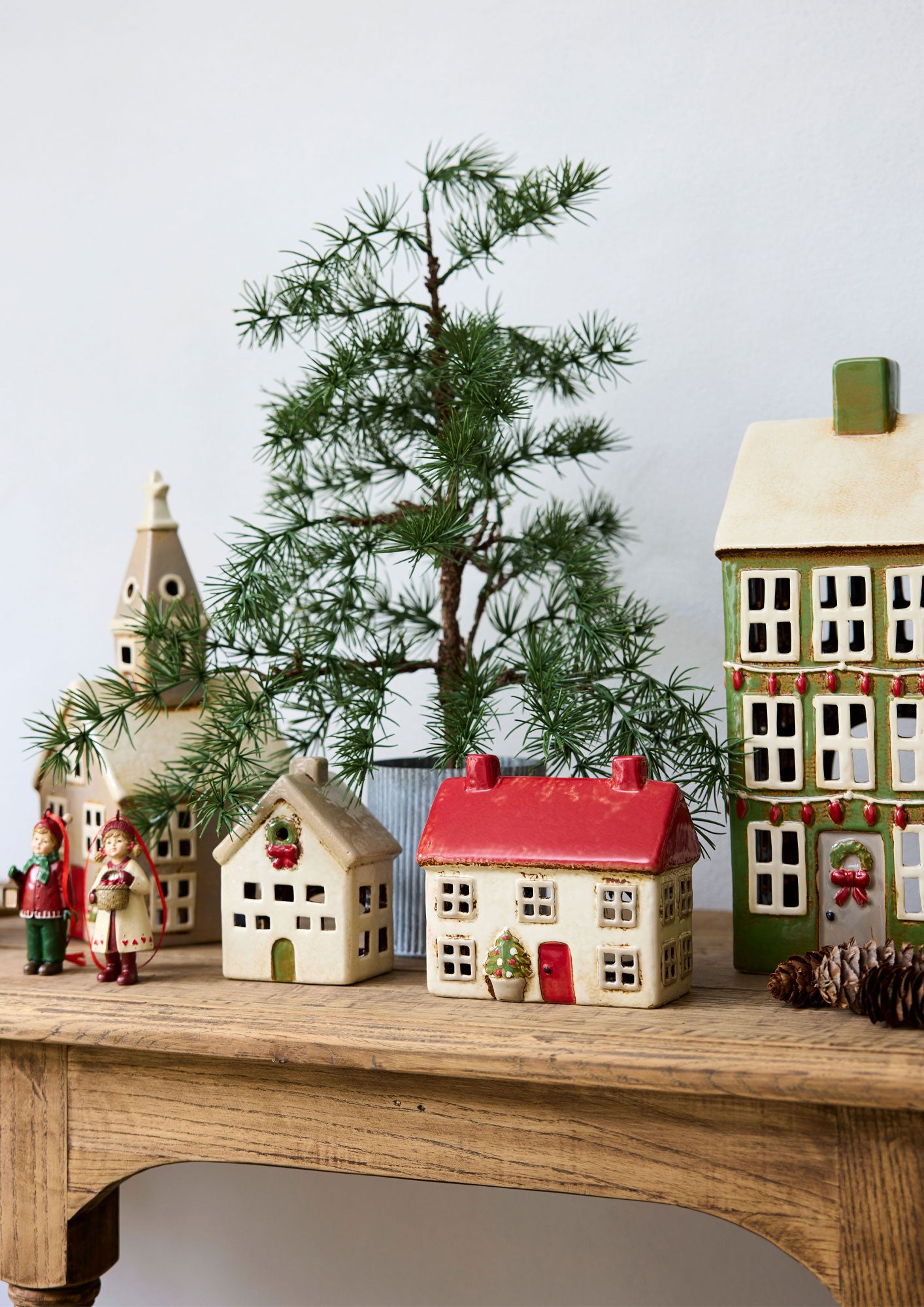 Alsace Grande Christmas Green Tea Light Chalet