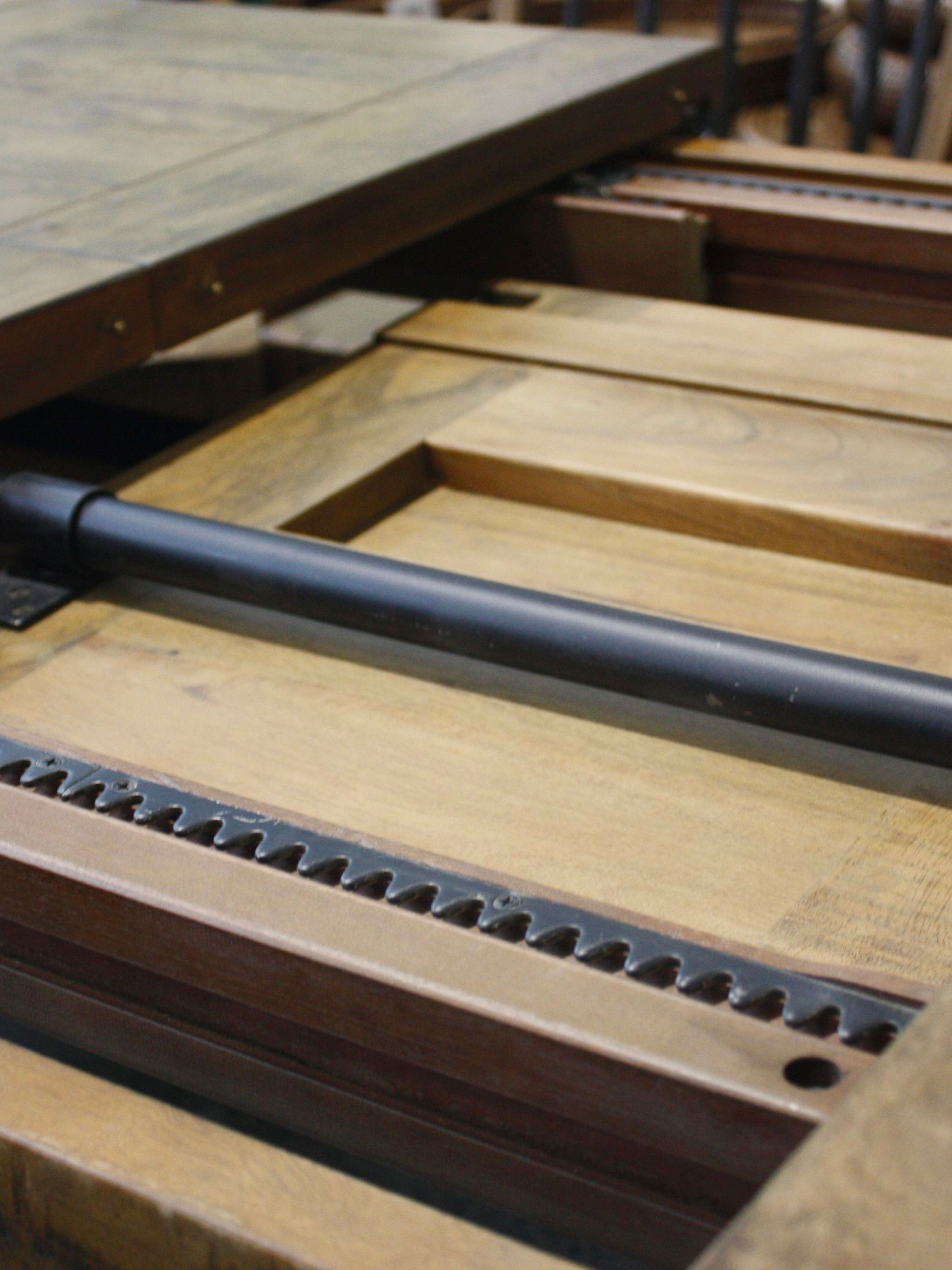 Walter Extension Dining Table