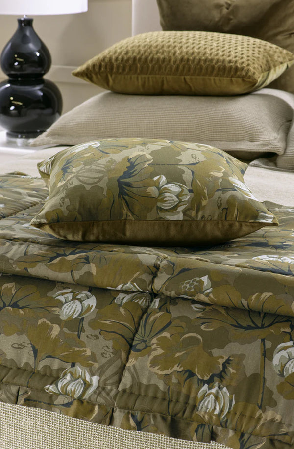 Waterlily Comforter