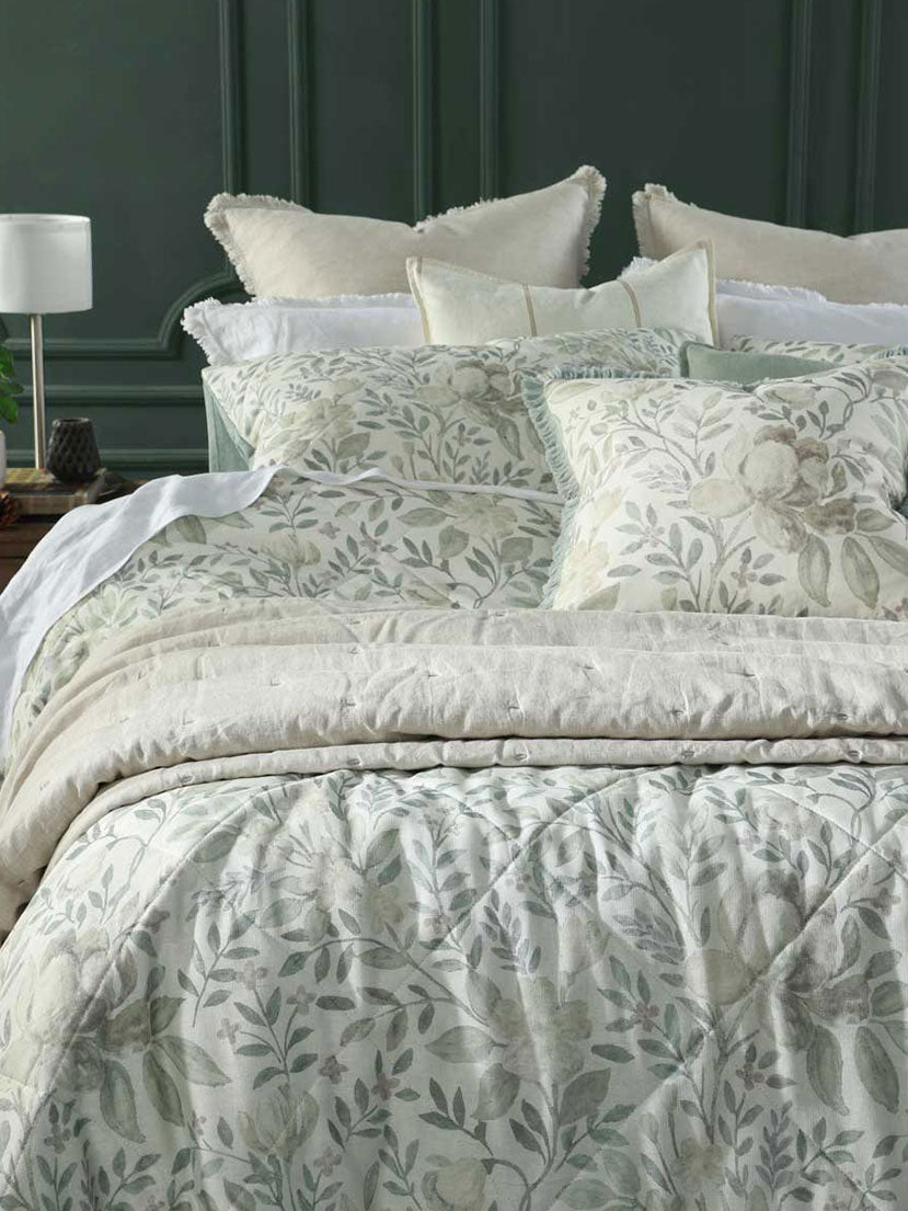 Whisper Bedspread Set