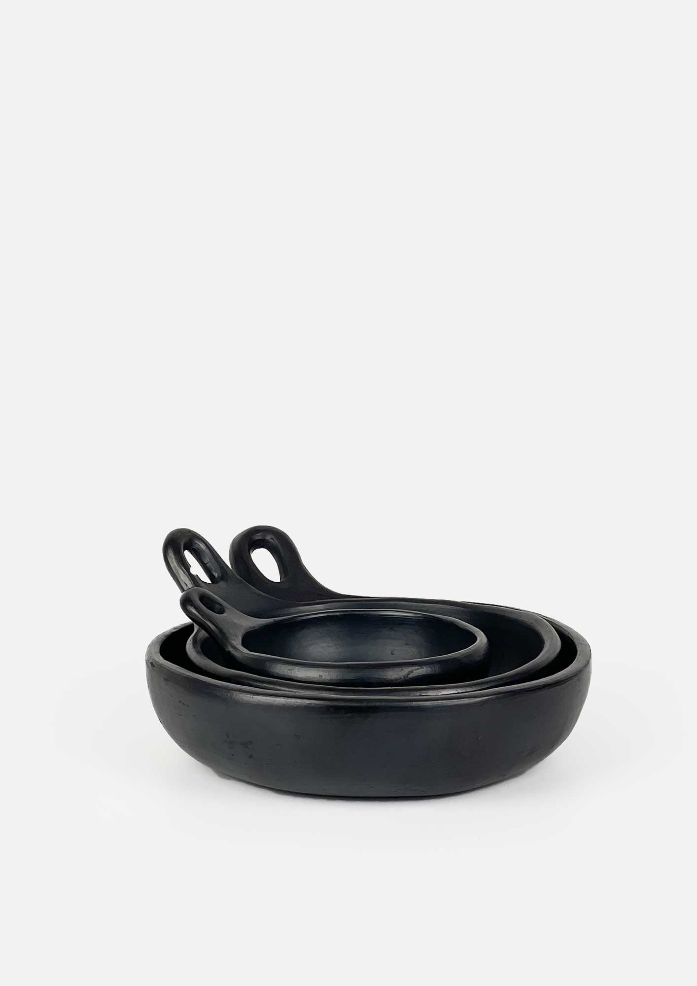 La Chamba Round Dish with One Handle