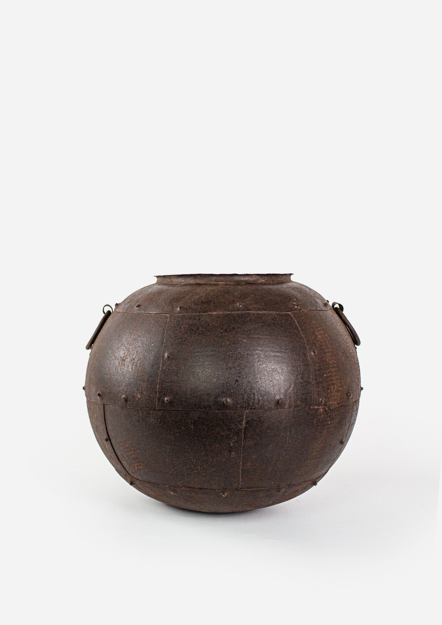 Original Studded Round Iron Pot