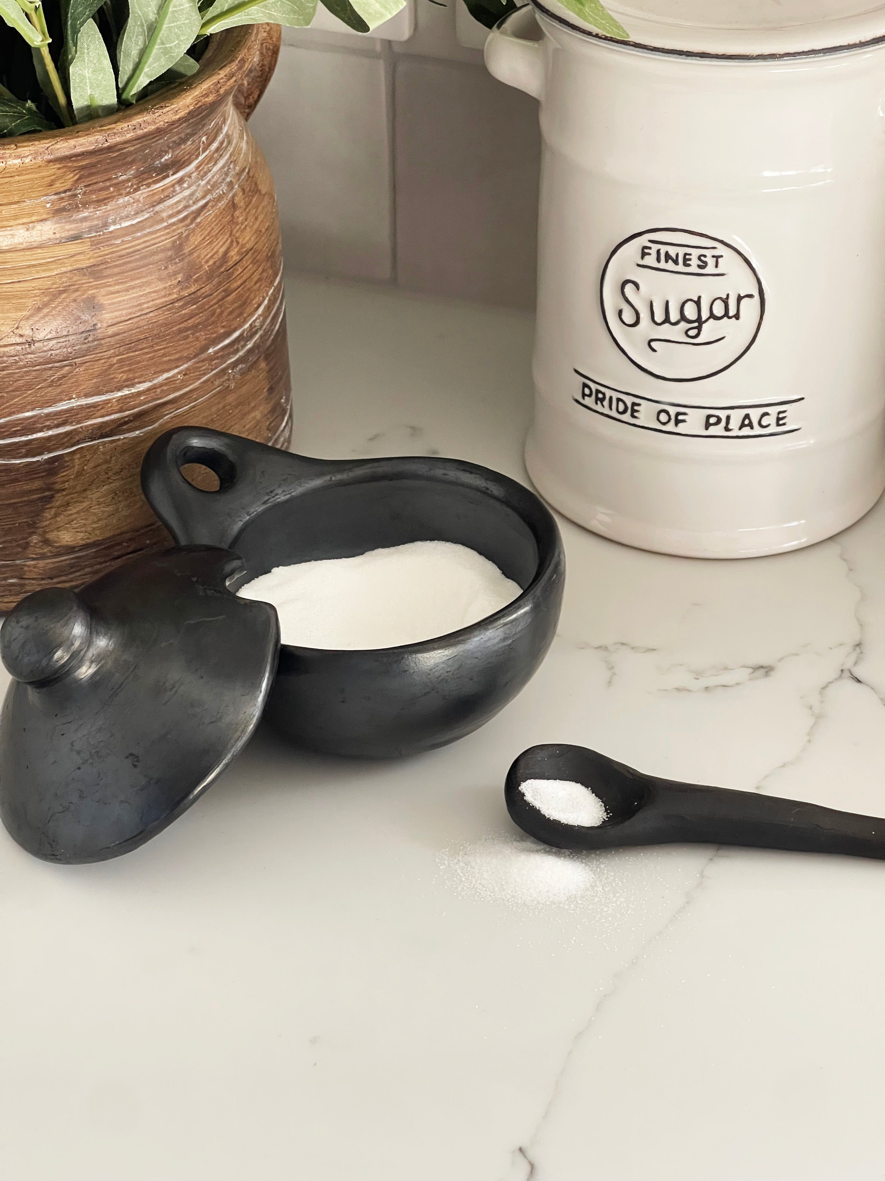 La Chamba Sauceboat with Lid & Spoon