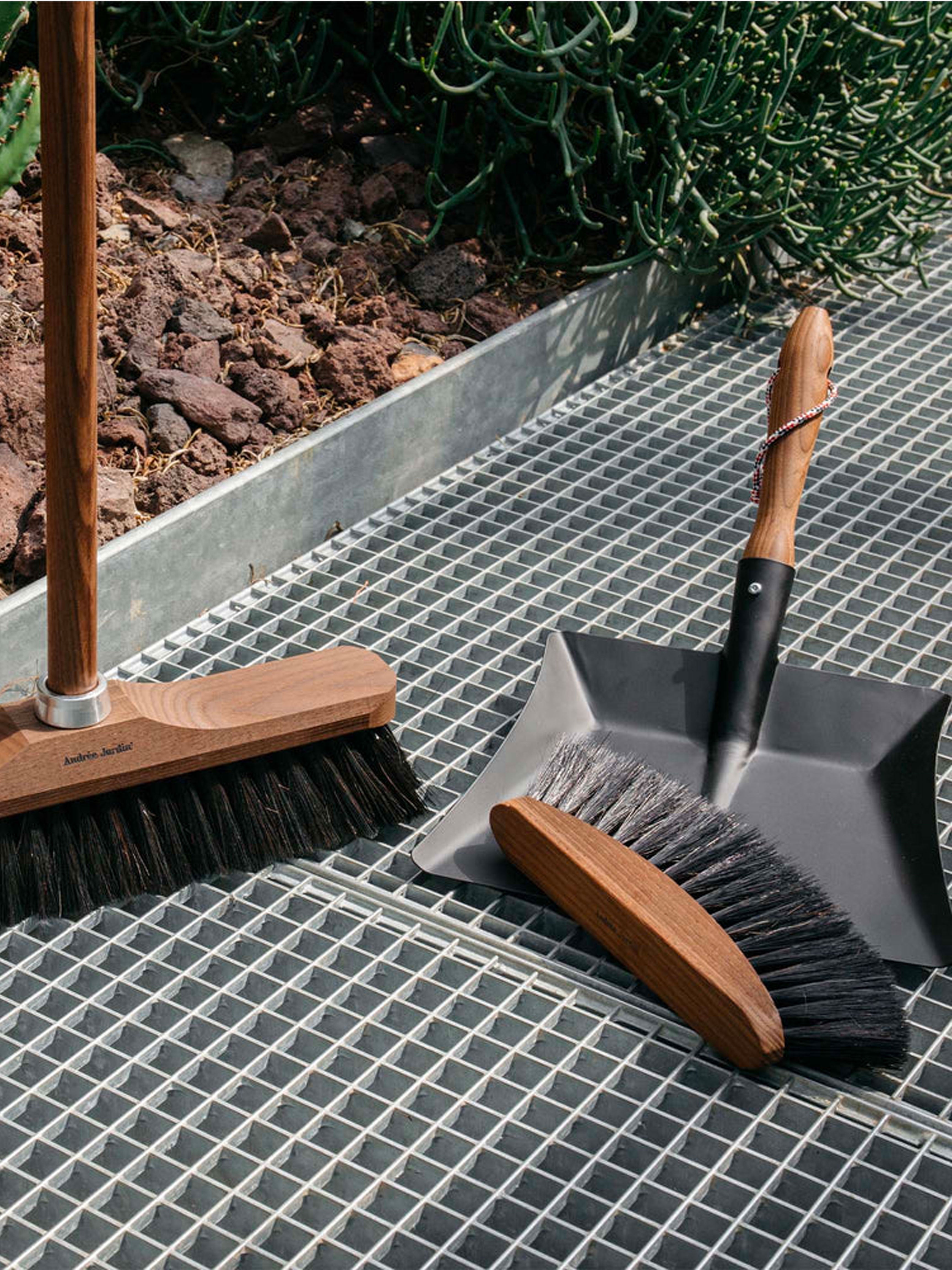 Andree Jardin Ashwood Table Brush