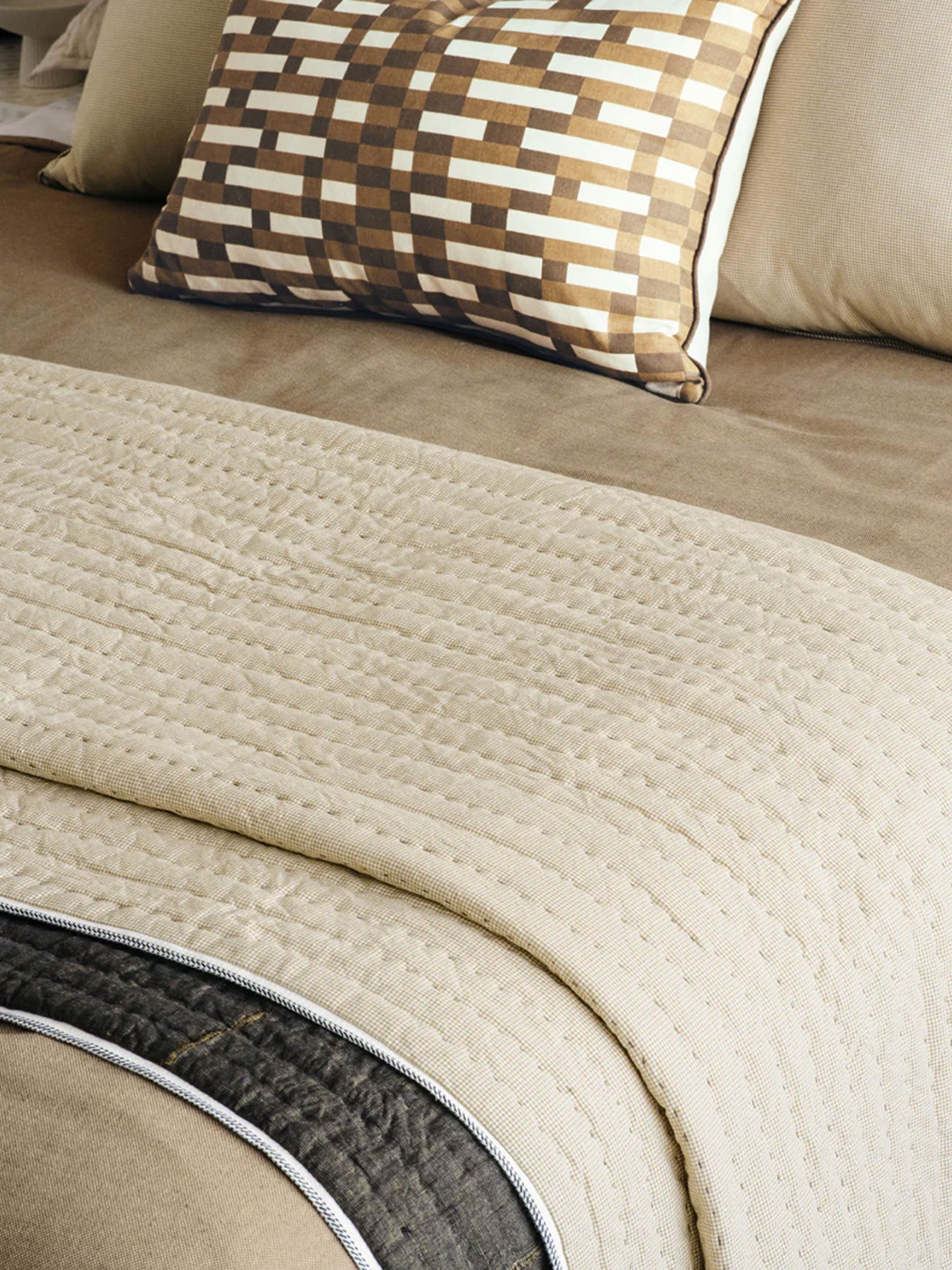 Appetto Chocolate Coverlet