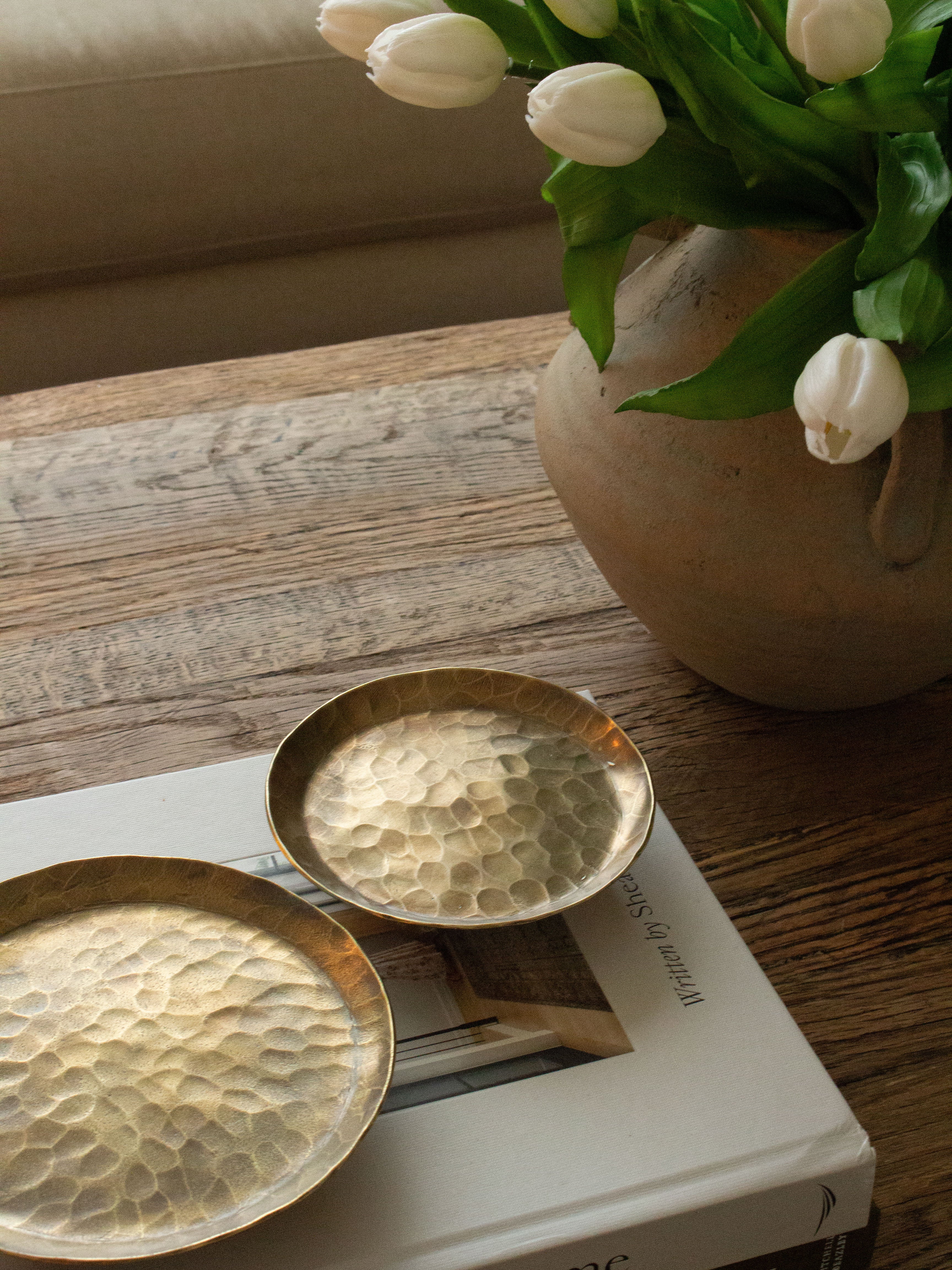 Atlas Tray with Ball Feet
