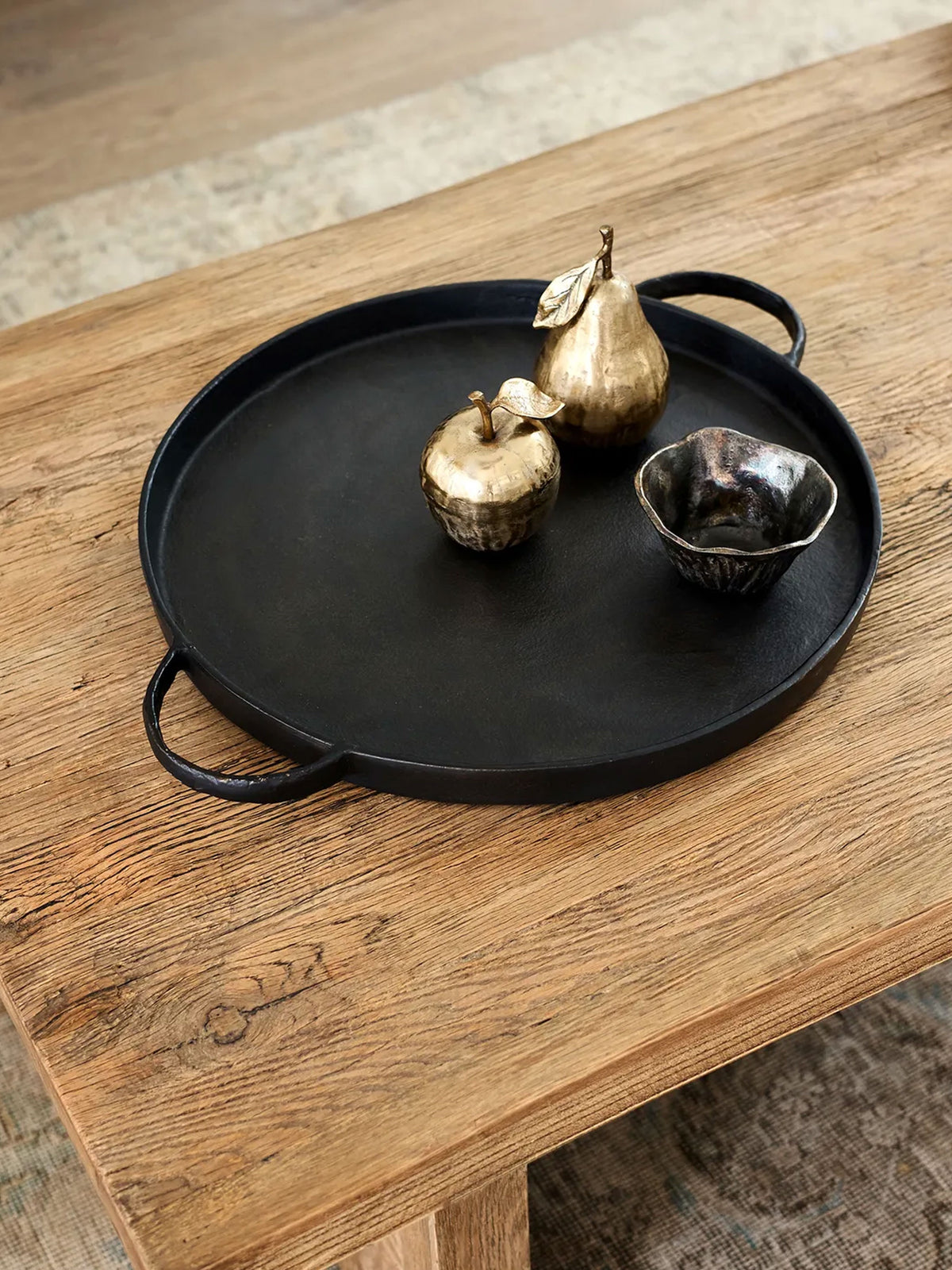 balto-round-iron-tray-with-handles