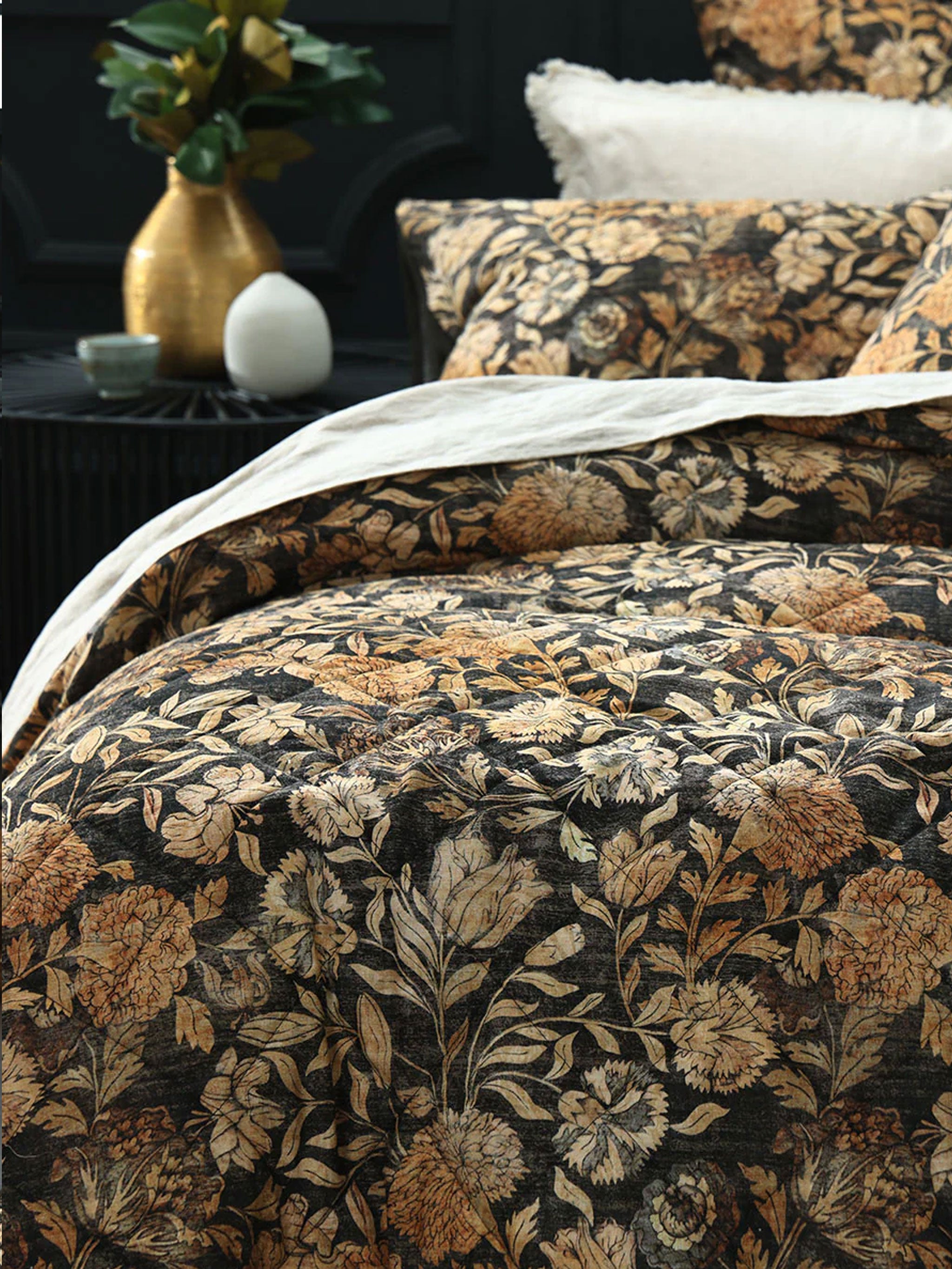 Beaumont Bedspread Set