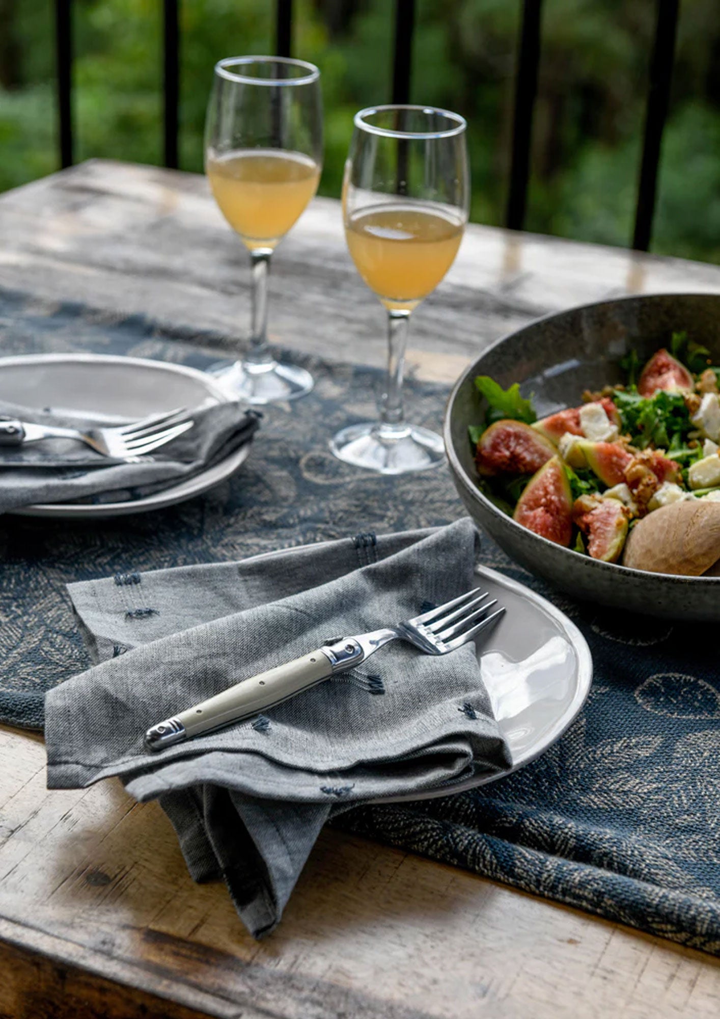 Fig Tree Table Runner