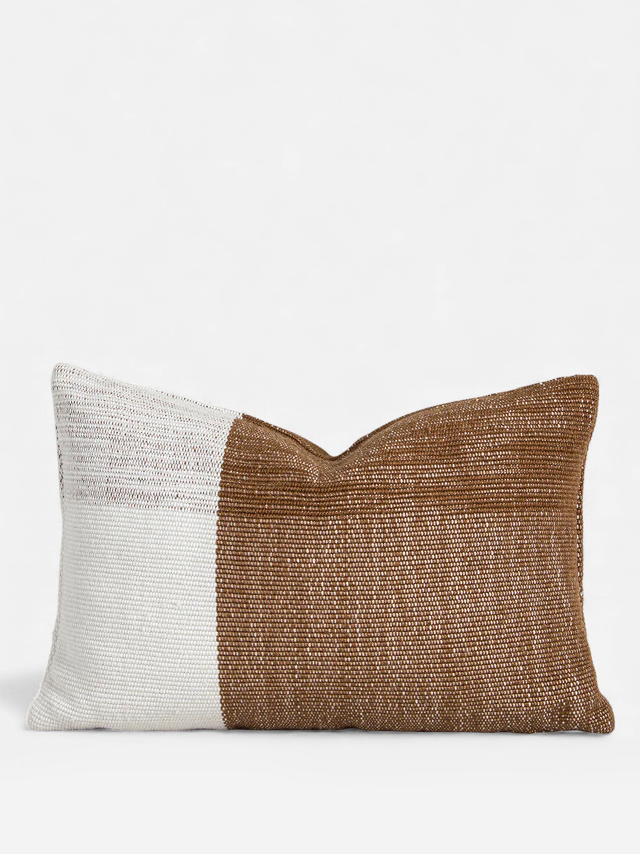 Finn Outdoor Lumbar Cushion Cover