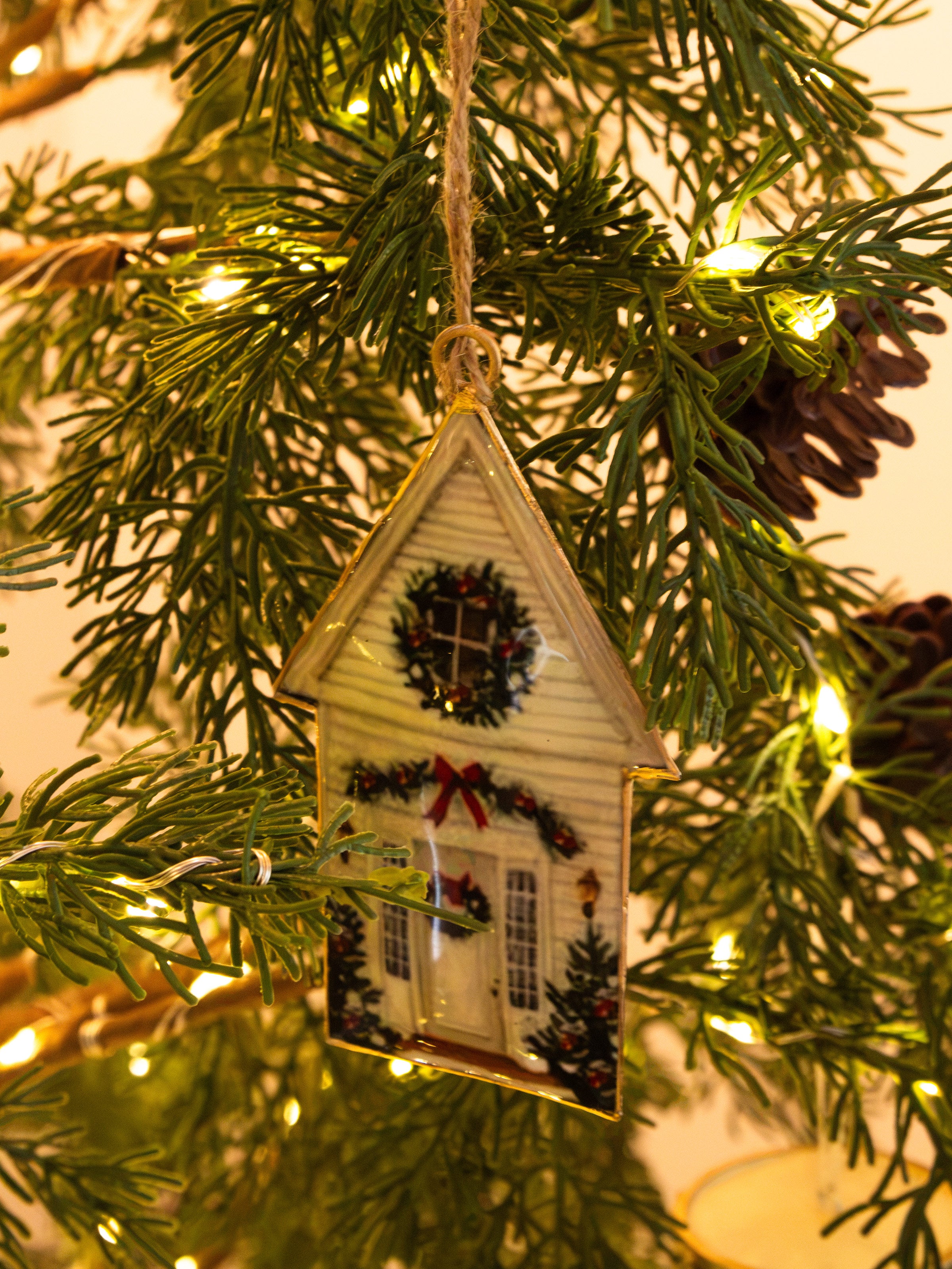 Hanging Christmas Villa