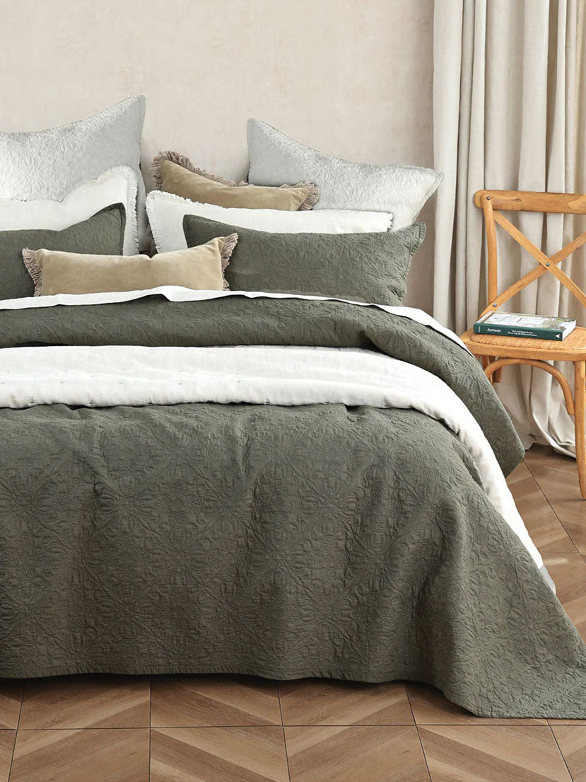 Hawthorne Ivy Bedspread Set