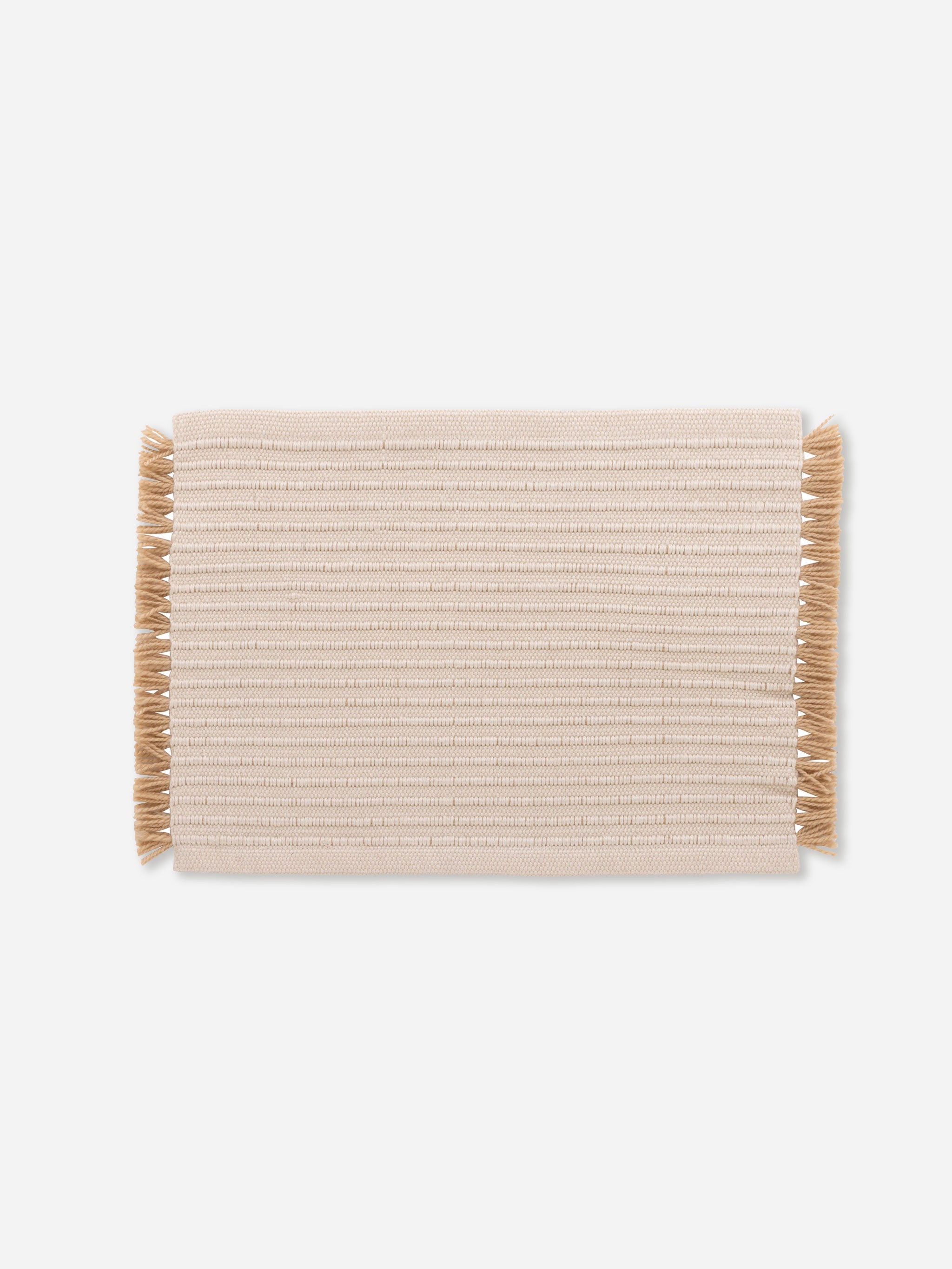 Isla Natural Fringe Placemat
