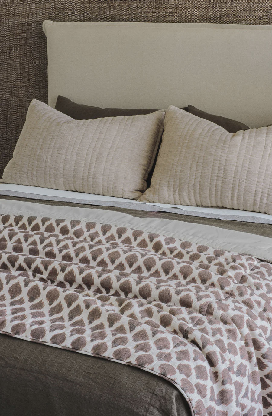 Kasumi Rosewood Cocoa Comforter